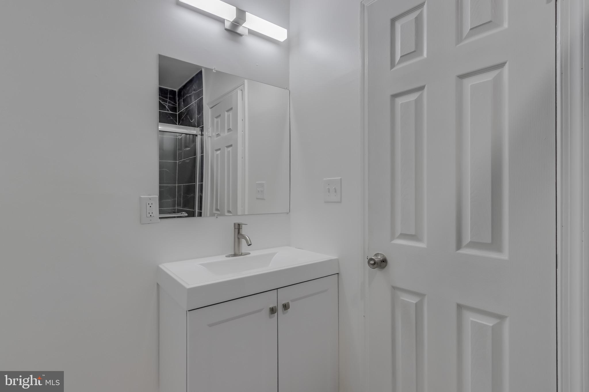 MOUNT VERNON PLACE HISTORIC DISTRICT - Residential Lease