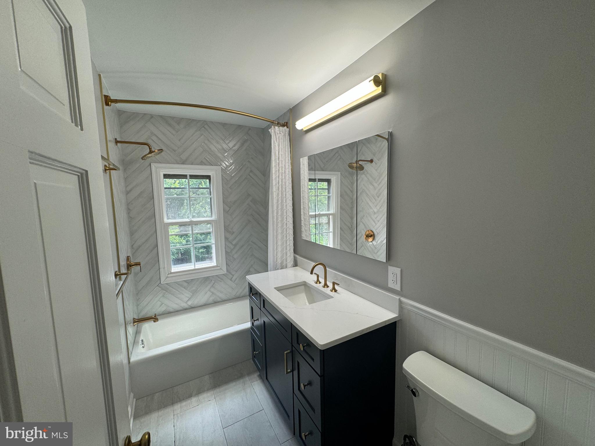 YATES GARDENS - Residential Lease