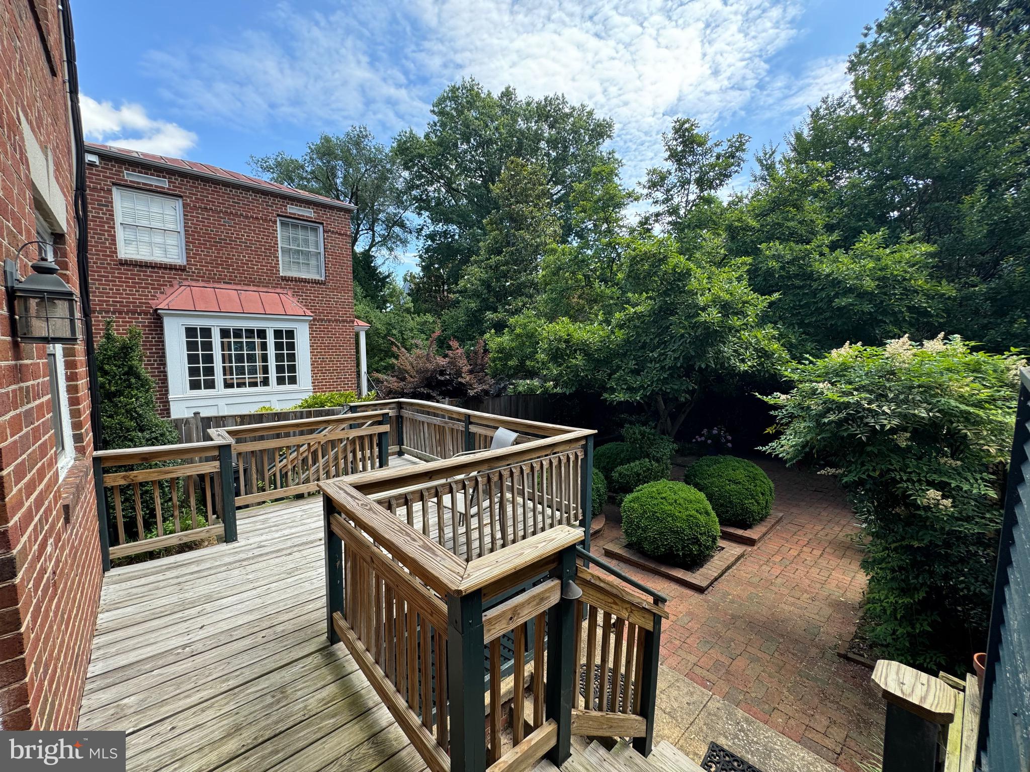 YATES GARDENS - Residential Lease