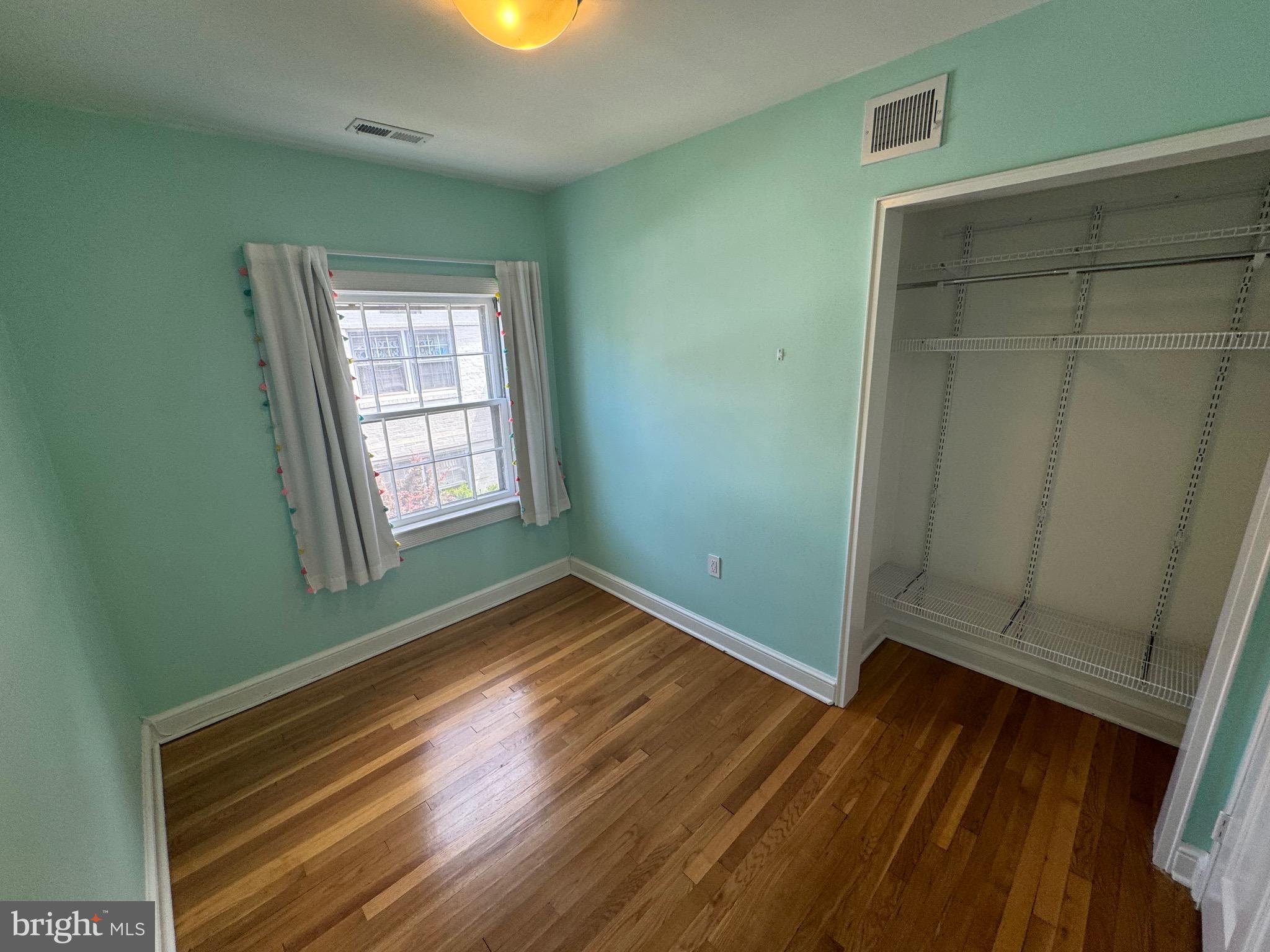 YATES GARDENS - Residential Lease