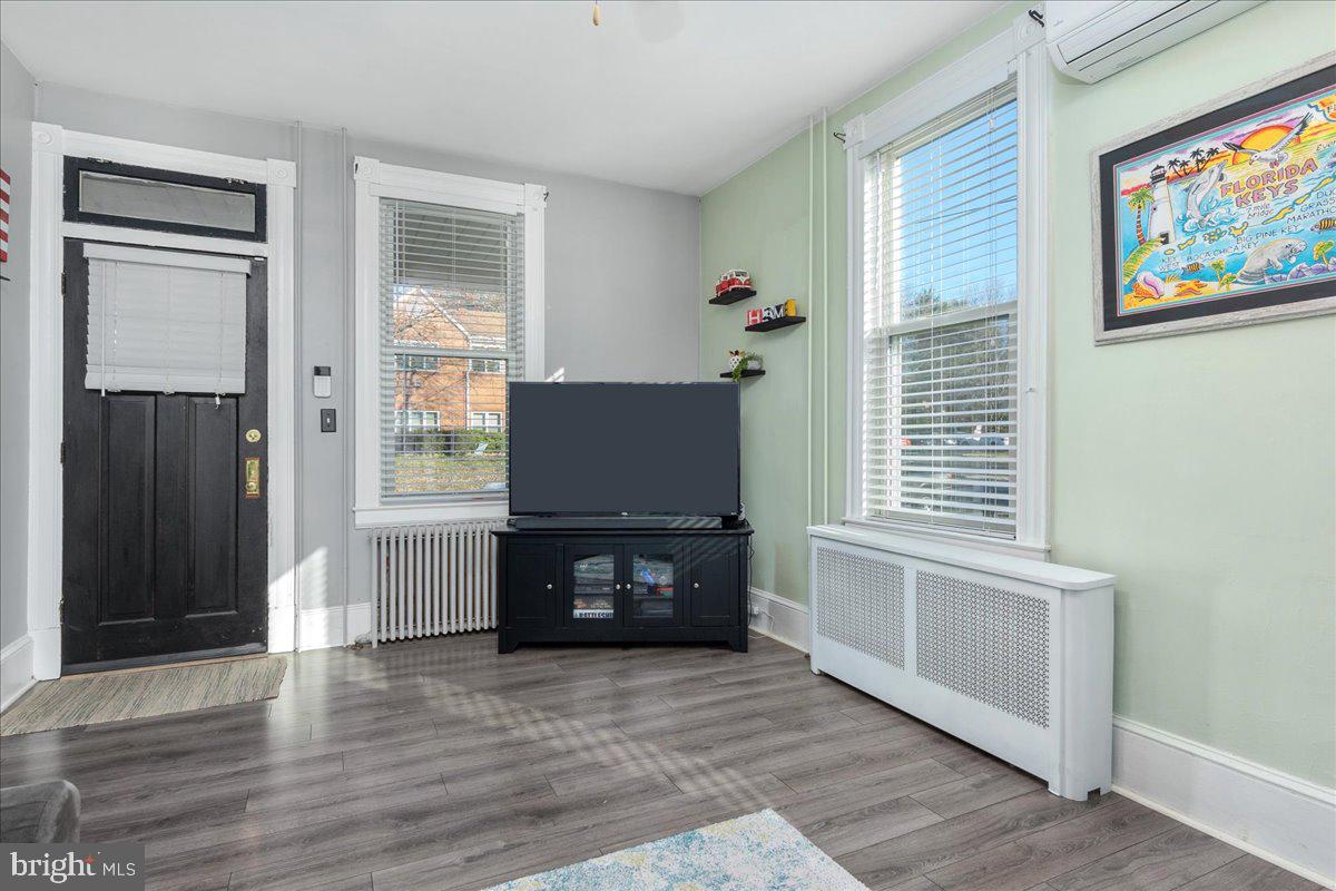 LANDSDOWNE - Residential