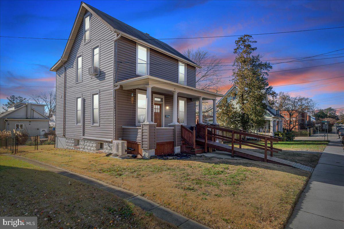 Welcome home to this charming Craftsman Style home with stunning curb appeal, a manicured lawn, and a welcoming front porch. This beautifully updated 3-bedroom, 2-bathroom home is nestled in the heart of a highly desirable and walkable neighborhood. This property combines modern conveniences with timeless charm, offering the perfect balance of comfort and style.
Step inside to discover an updated kitchen featuring Quartz countertops, stainless steel appliances, and soft close cabinetry—perfect for cooking and entertaining. The bathrooms have been thoughtfully renovated with contemporary fixtures and finishes, creating spa-like retreats.
The home’s layout is warm and inviting, with spacious bedrooms filled with natural light and plenty of storage. Outside, a large, fully fenced backyard awaits, offering a private oasis ideal for gardening, outdoor gatherings, or play.