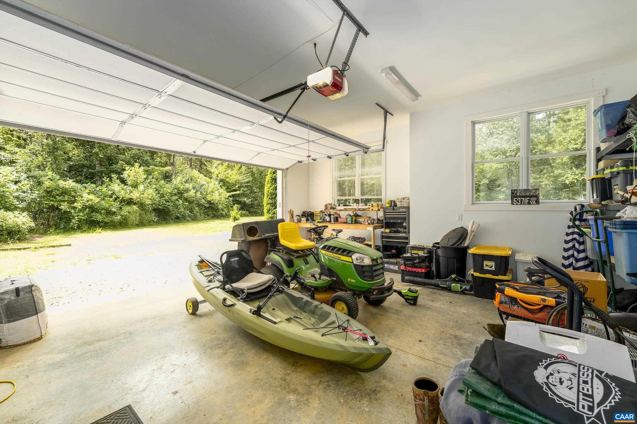 CEDAR LAKE - Residential