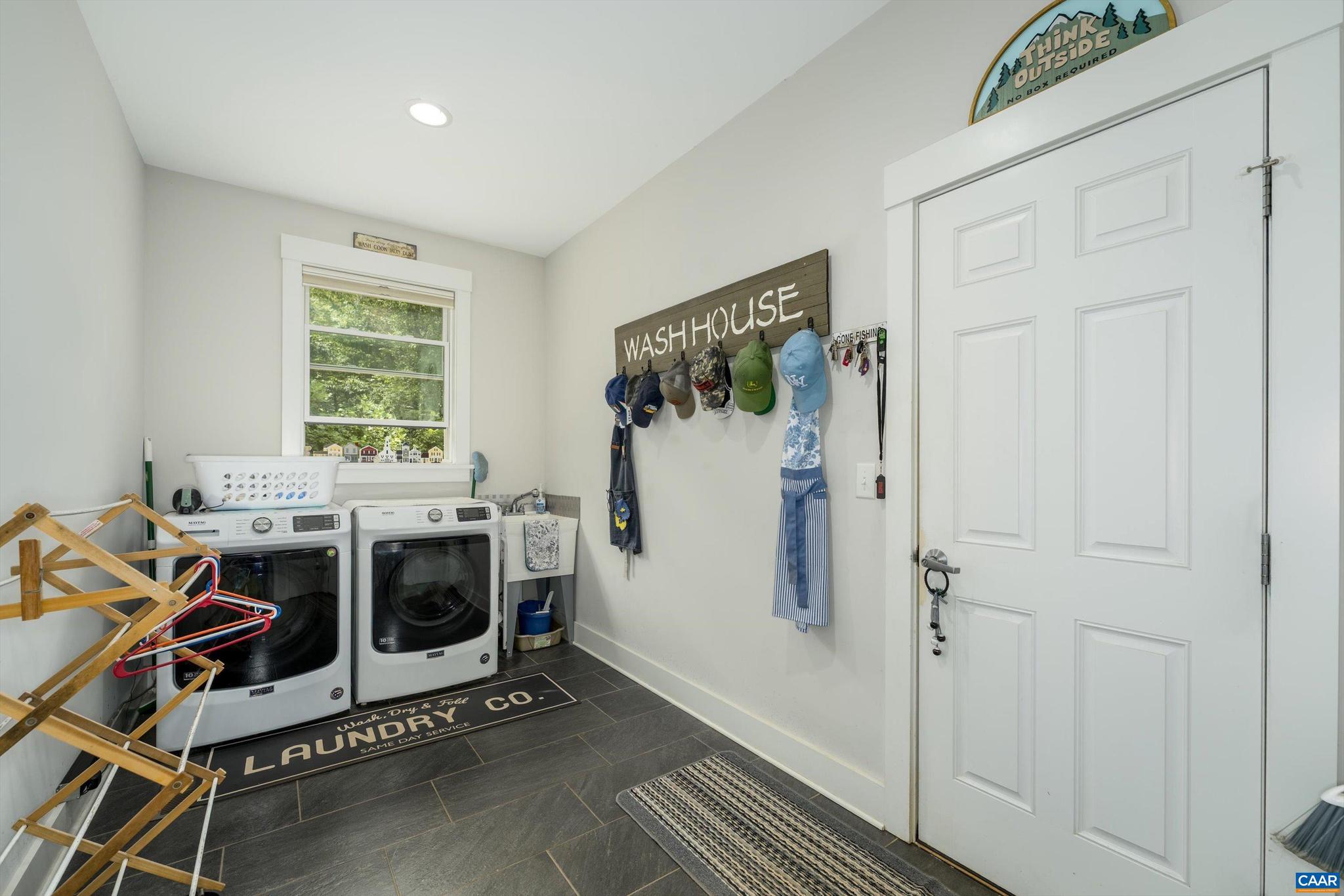 CEDAR LAKE - Residential