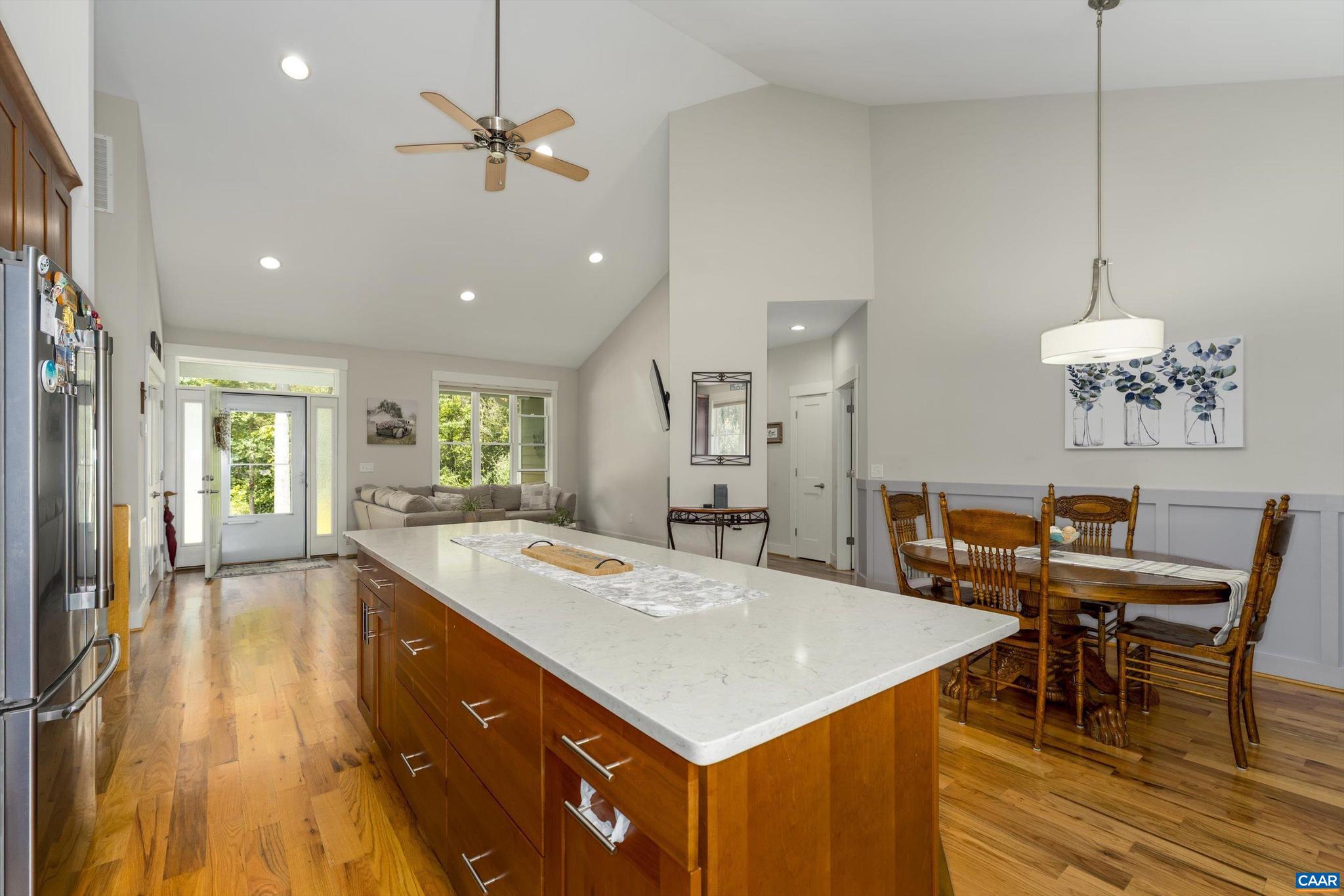 CEDAR LAKE - Residential