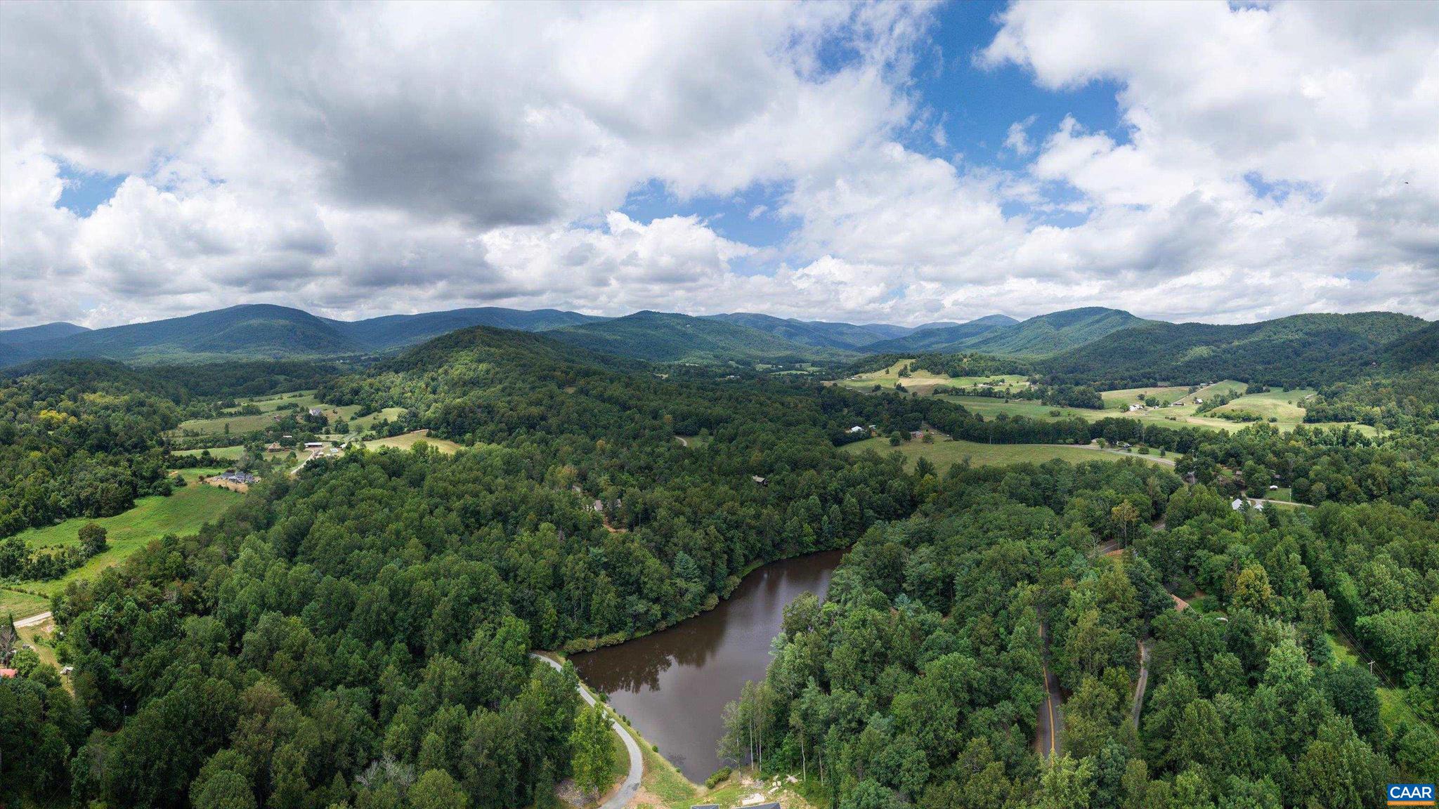 CEDAR LAKE - Residential