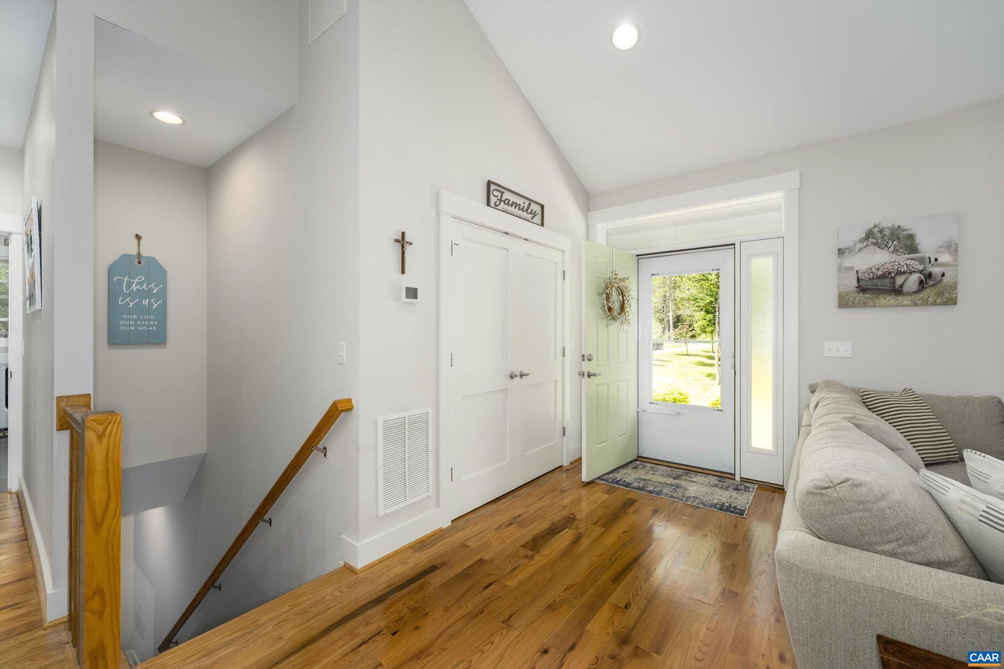 CEDAR LAKE - Residential