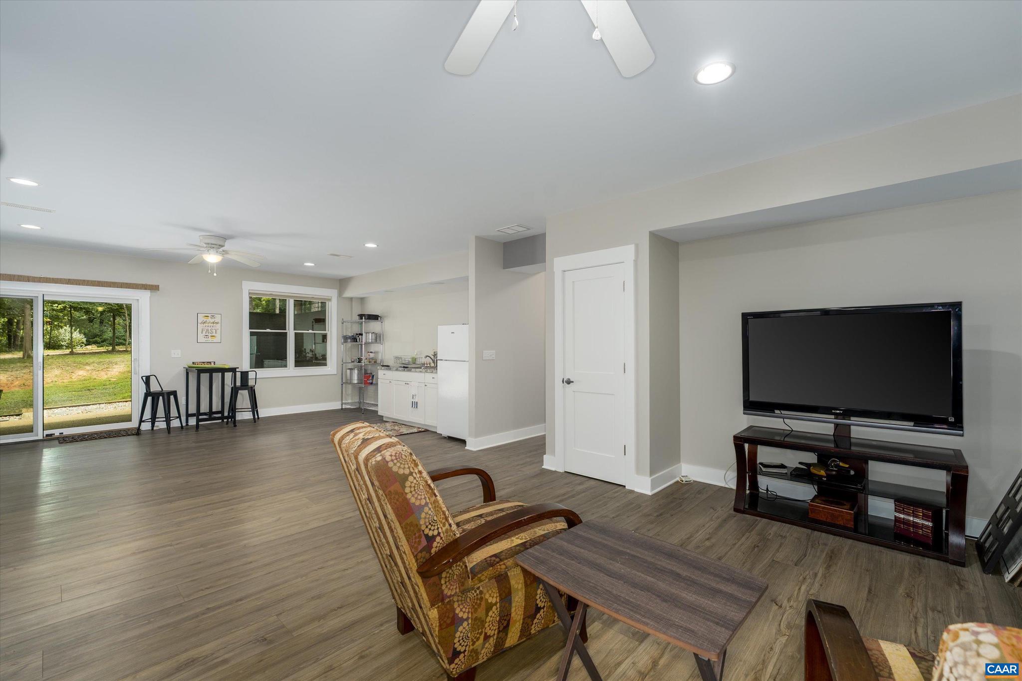 CEDAR LAKE - Residential