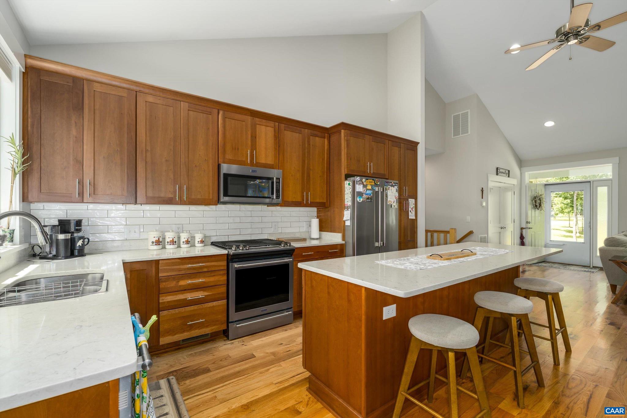 CEDAR LAKE - Residential