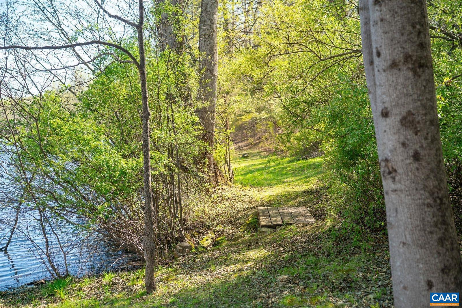 CEDAR LAKE - Residential
