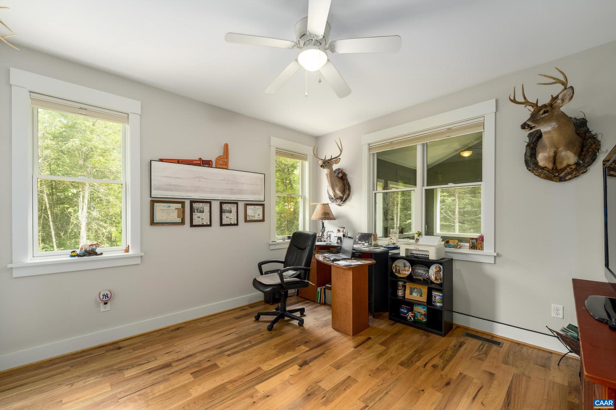 CEDAR LAKE - Residential