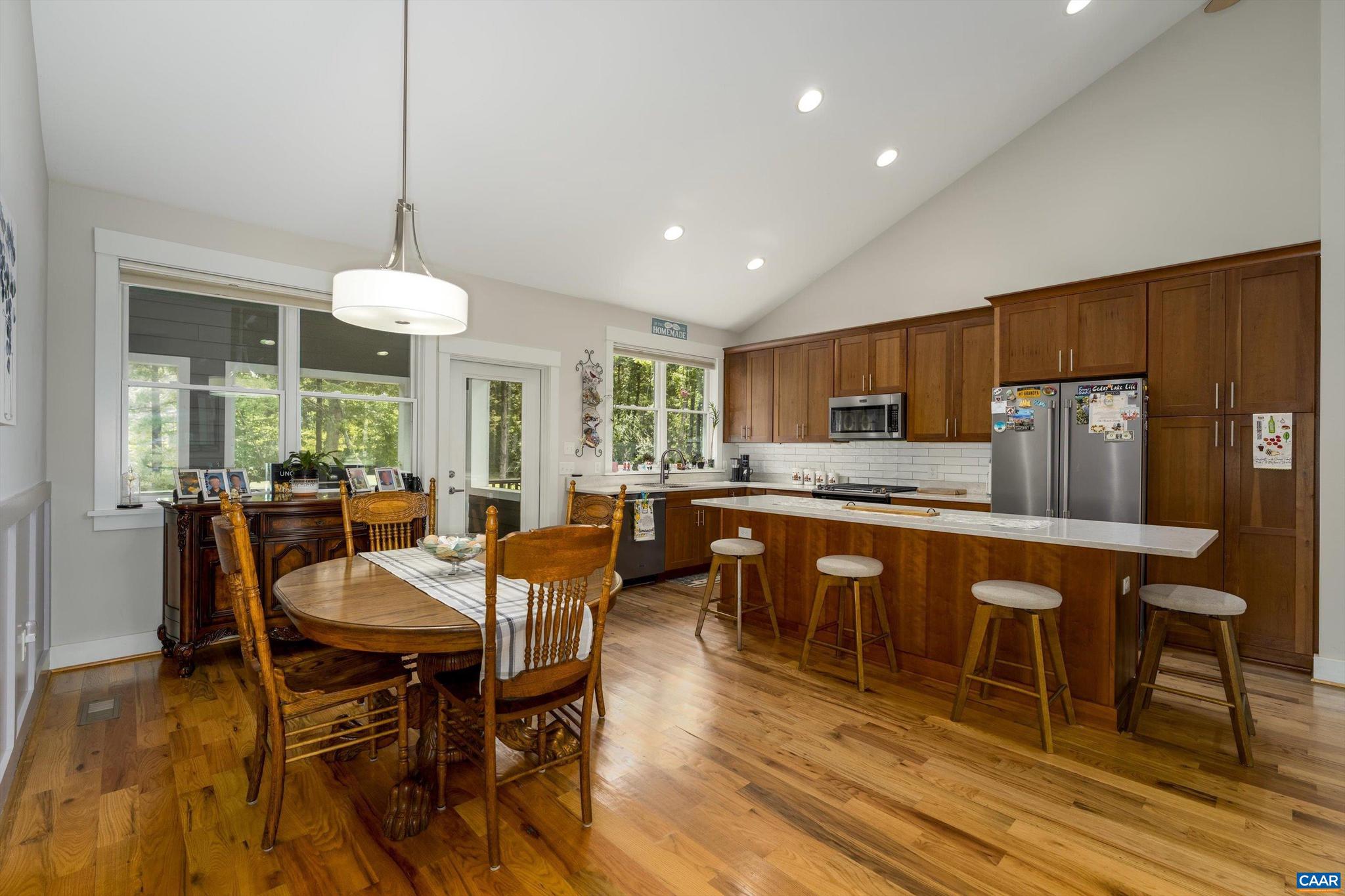 CEDAR LAKE - Residential