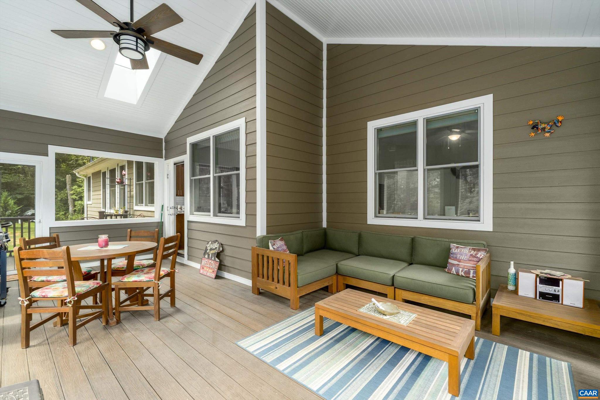 CEDAR LAKE - Residential