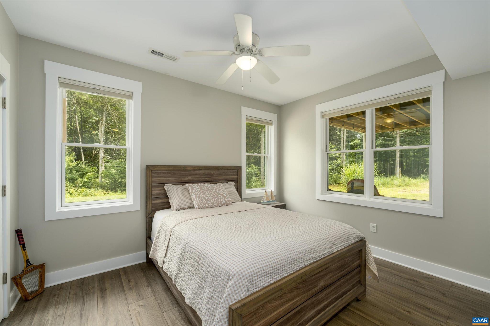 CEDAR LAKE - Residential