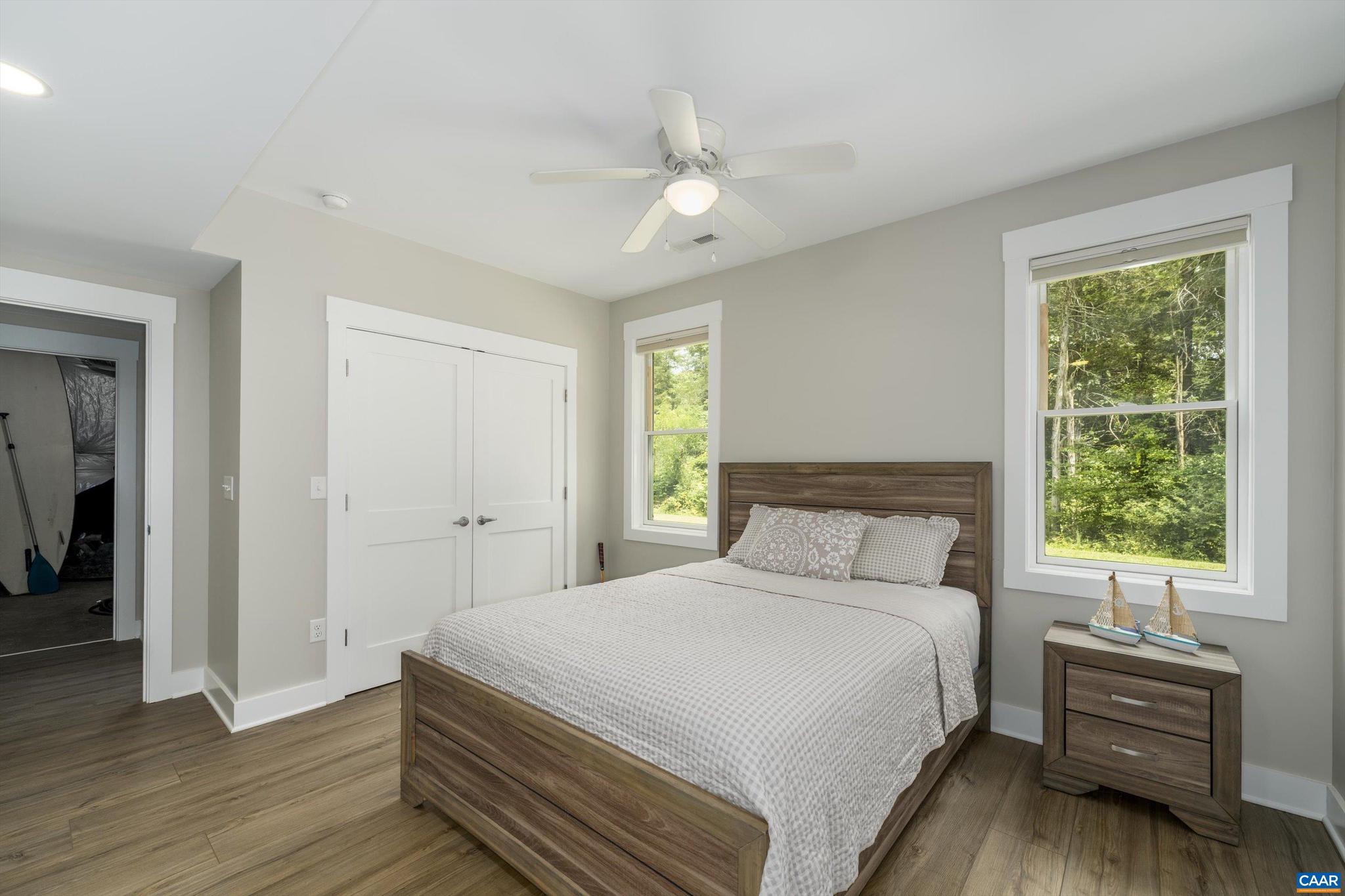 CEDAR LAKE - Residential