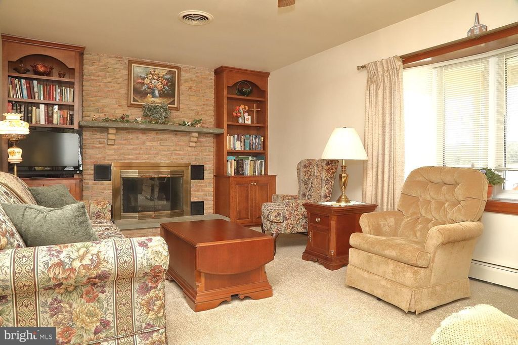 Photo of 893 FRUITVILLE PIKE, LITITZ, PA 17543 (MLS # PALA2039740)