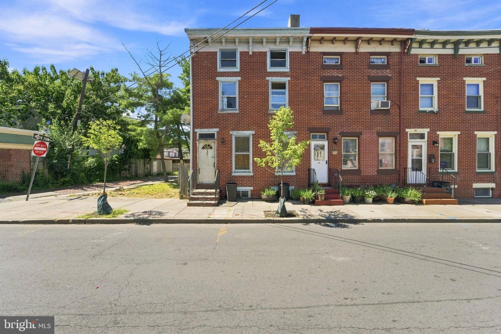Photo of 37 N Stockton Street, TRENTON, NJ 08618 (MLS # NJME2083024)