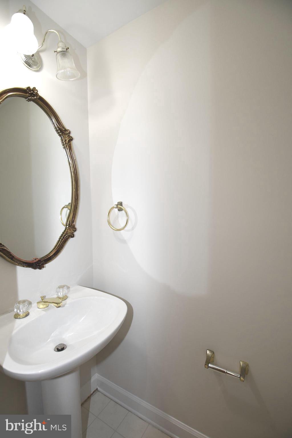 HUNTLEY MEADOWS - Residential Lease