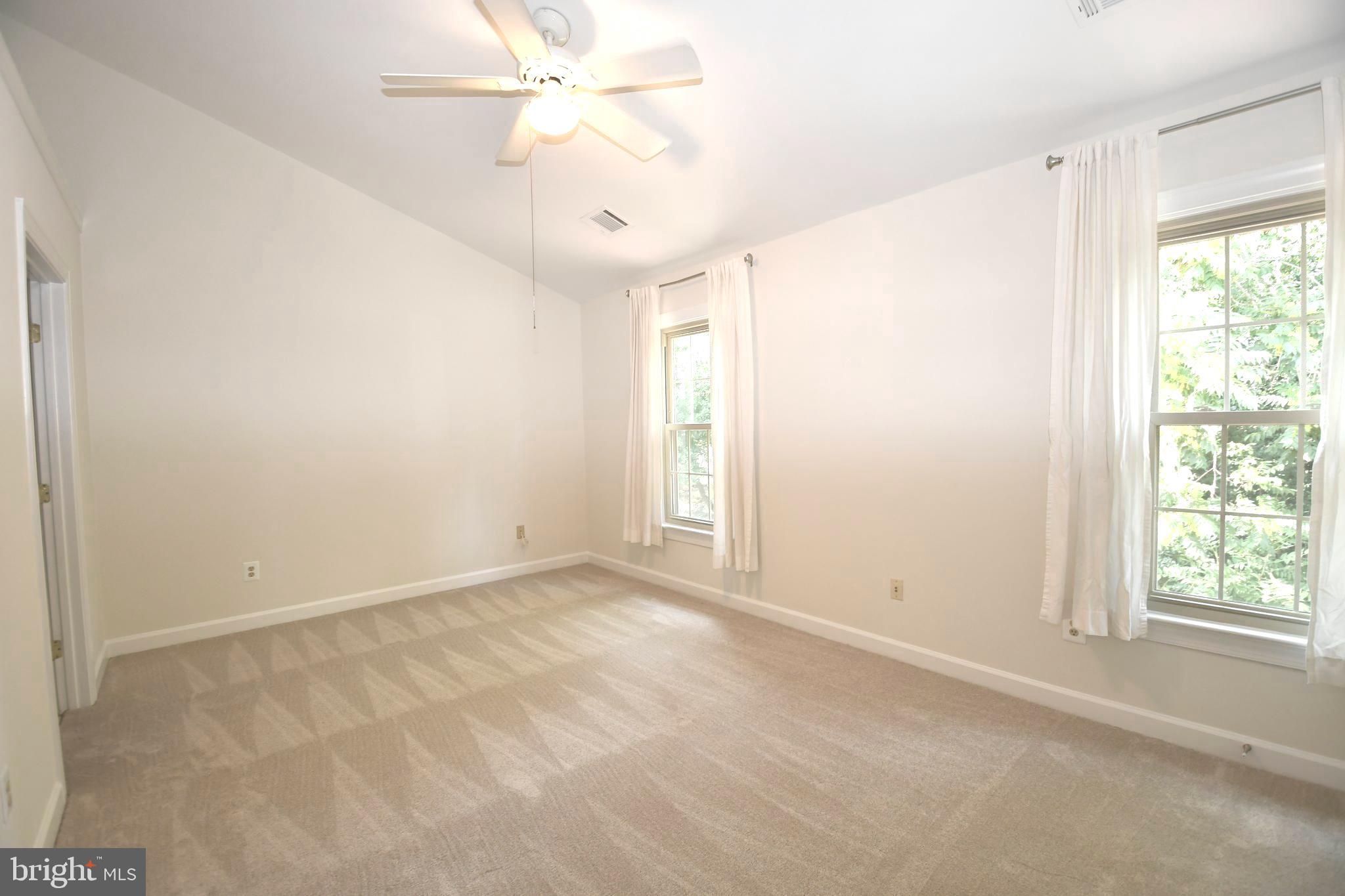 HUNTLEY MEADOWS - Residential Lease