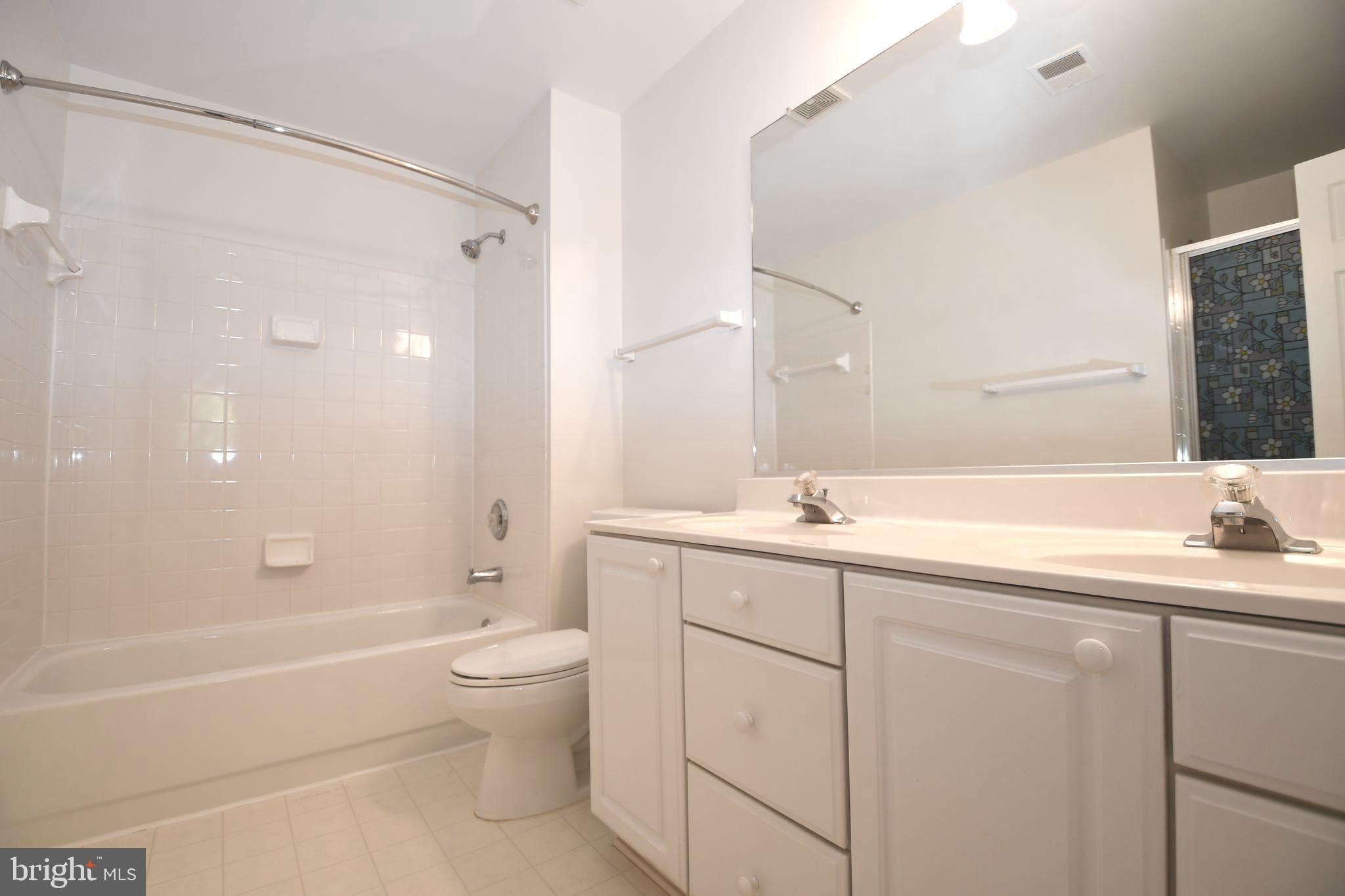 HUNTLEY MEADOWS - Residential Lease