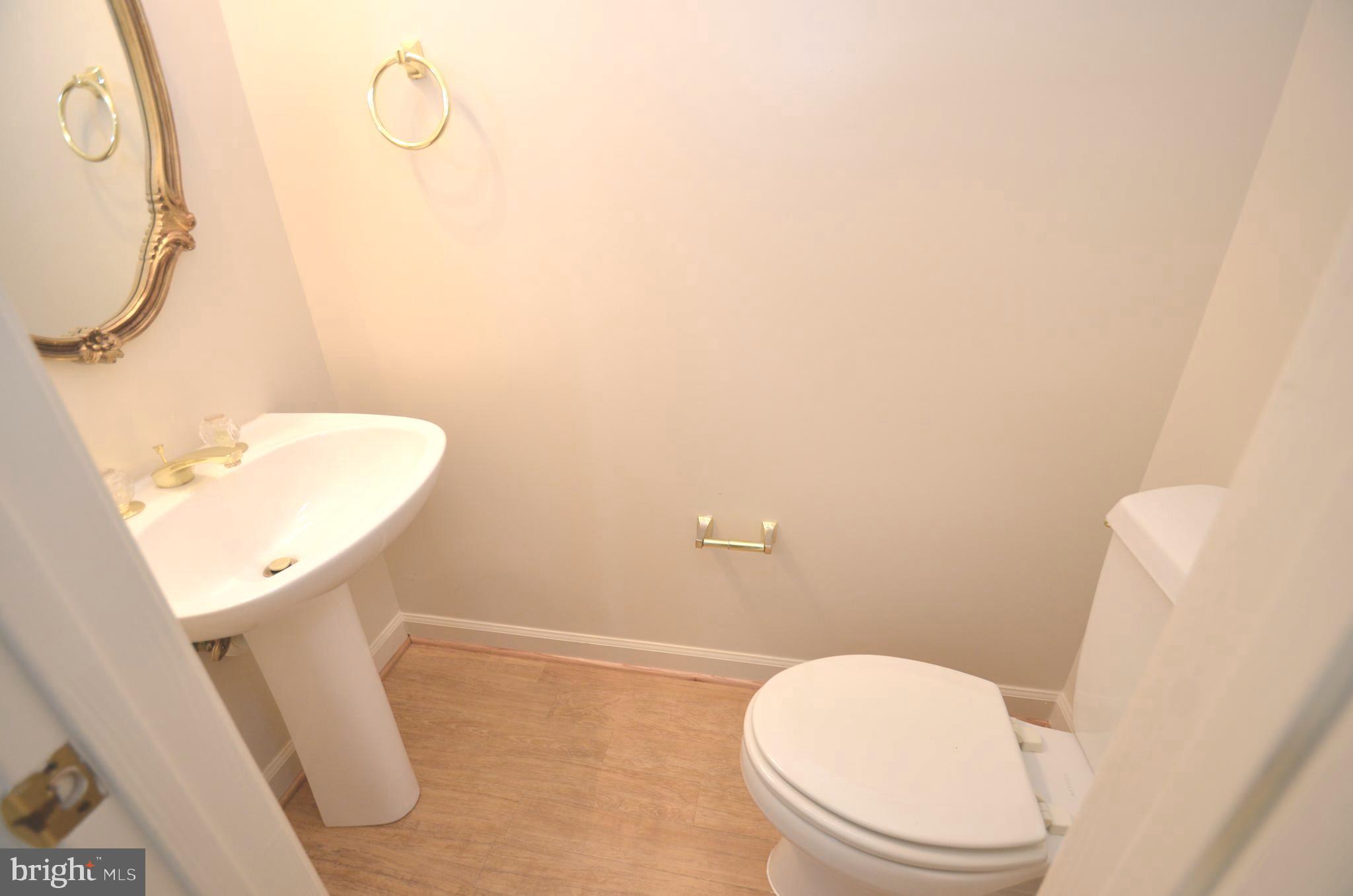 HUNTLEY MEADOWS - Residential Lease