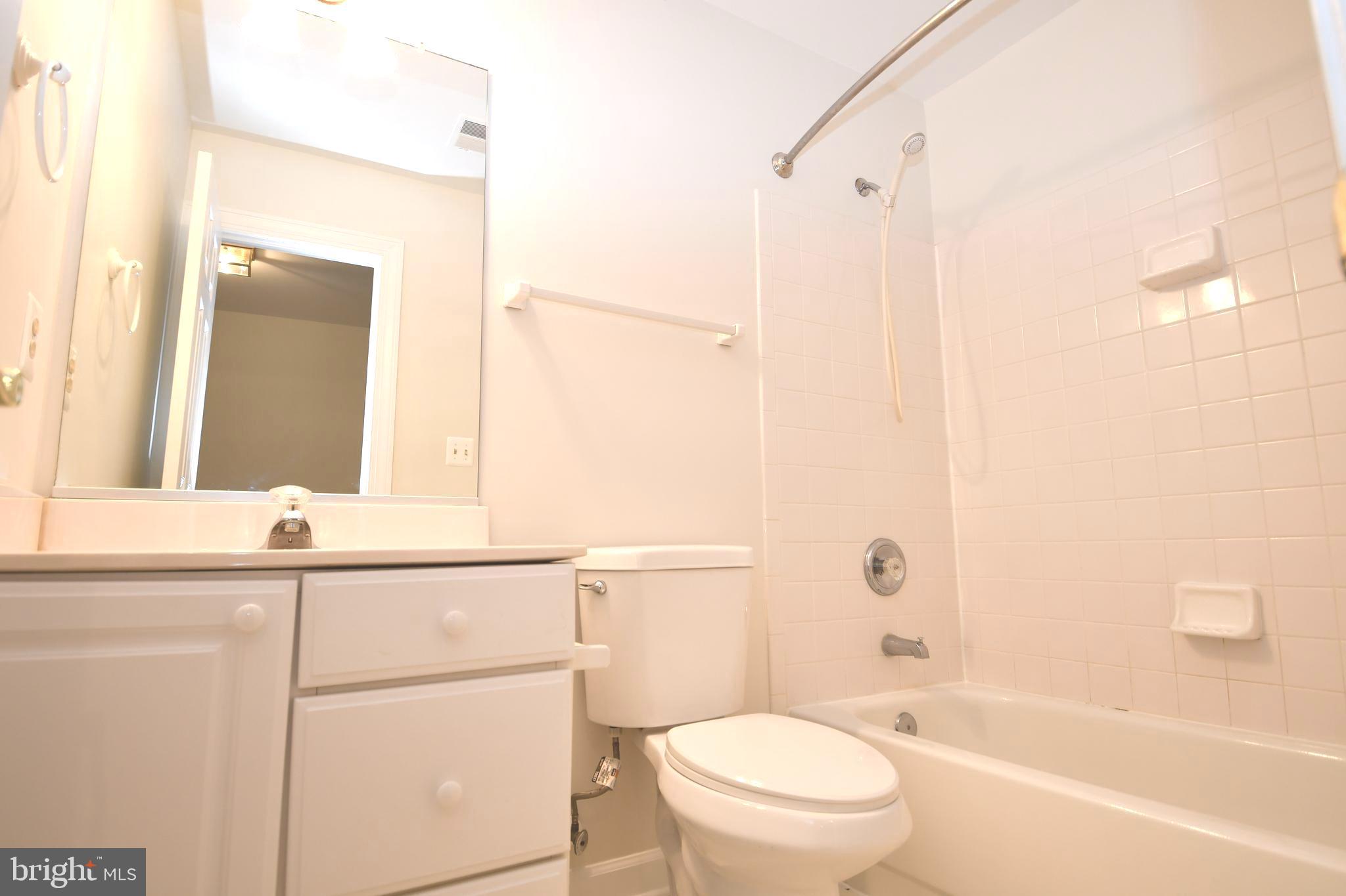 HUNTLEY MEADOWS - Residential Lease