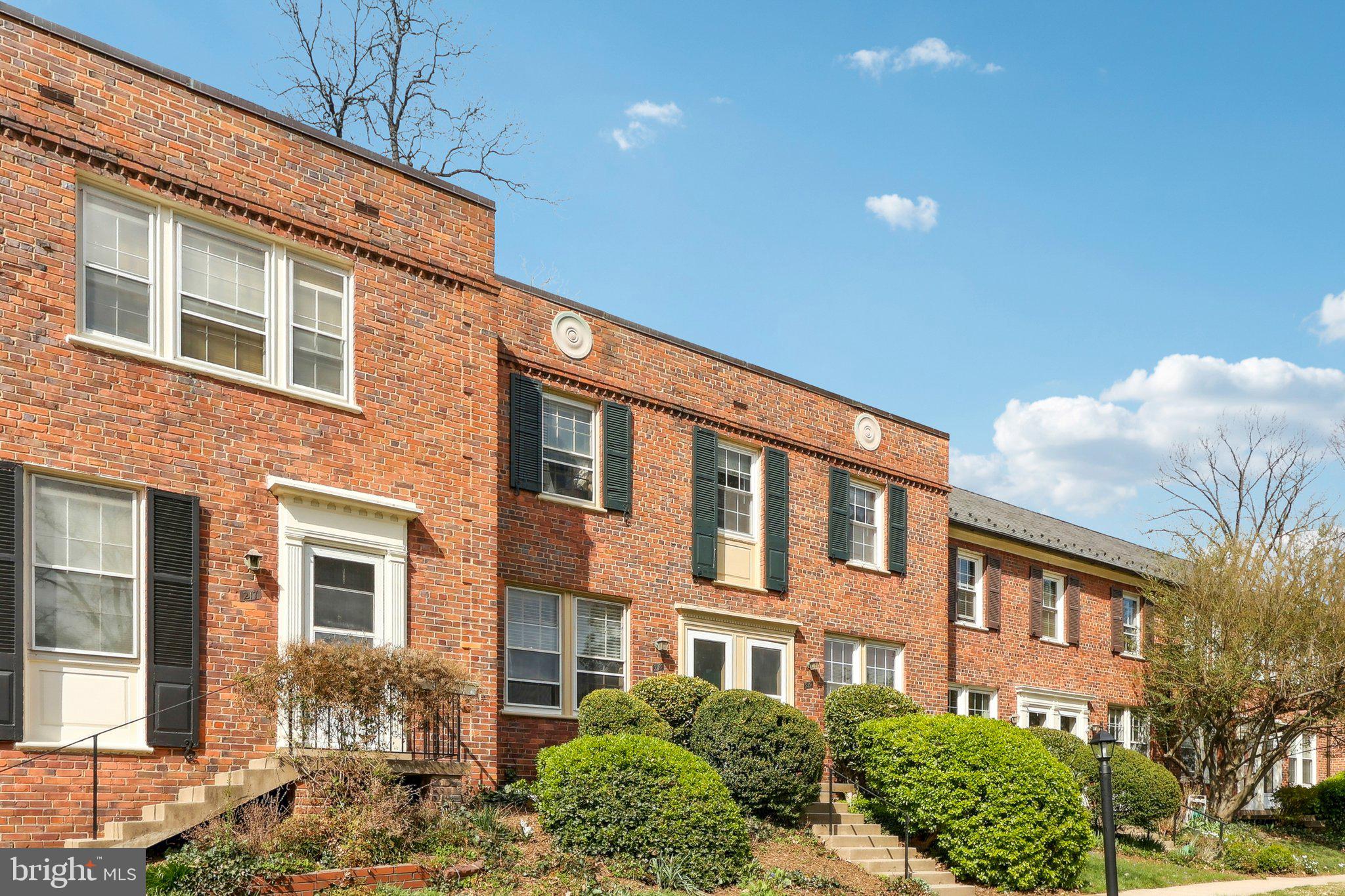 1401 S BARTON STREET 218