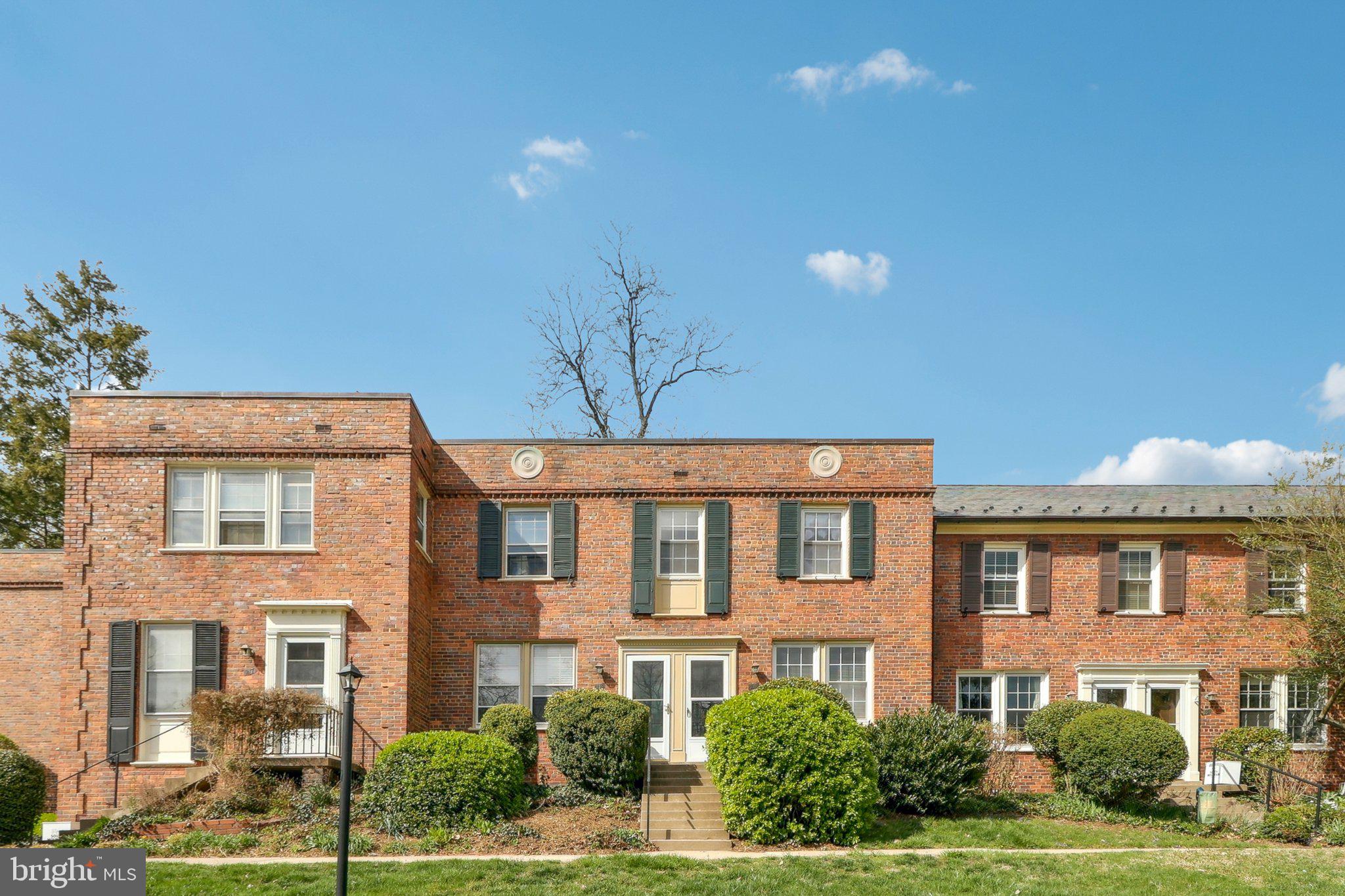 1401 S BARTON STREET 218