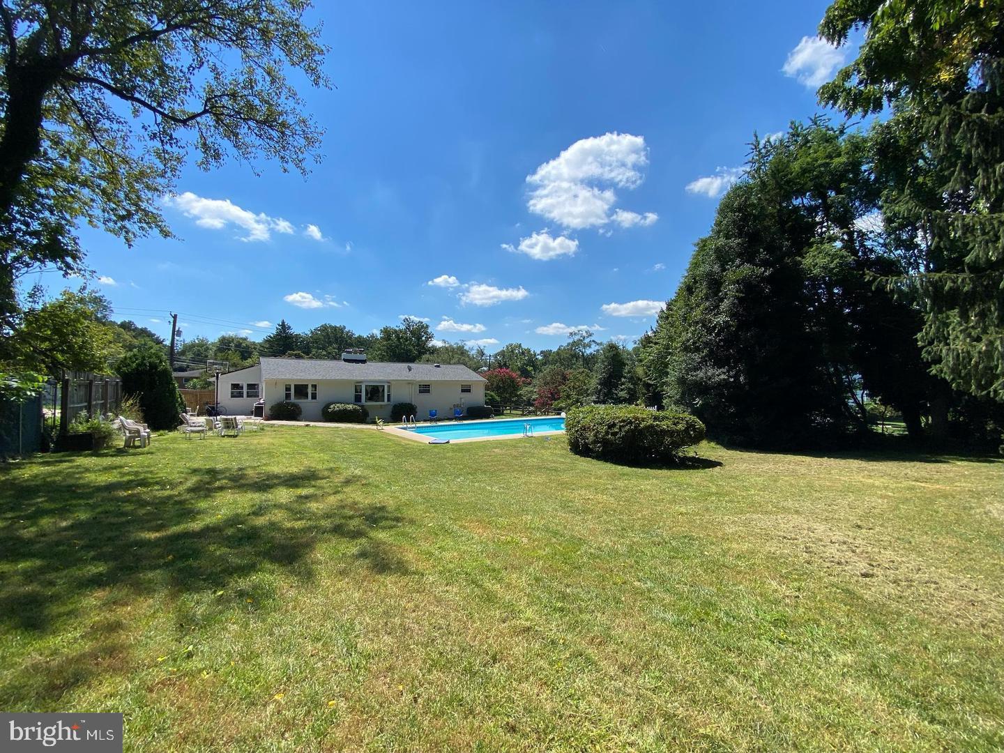 MEADOWOOD - Residential