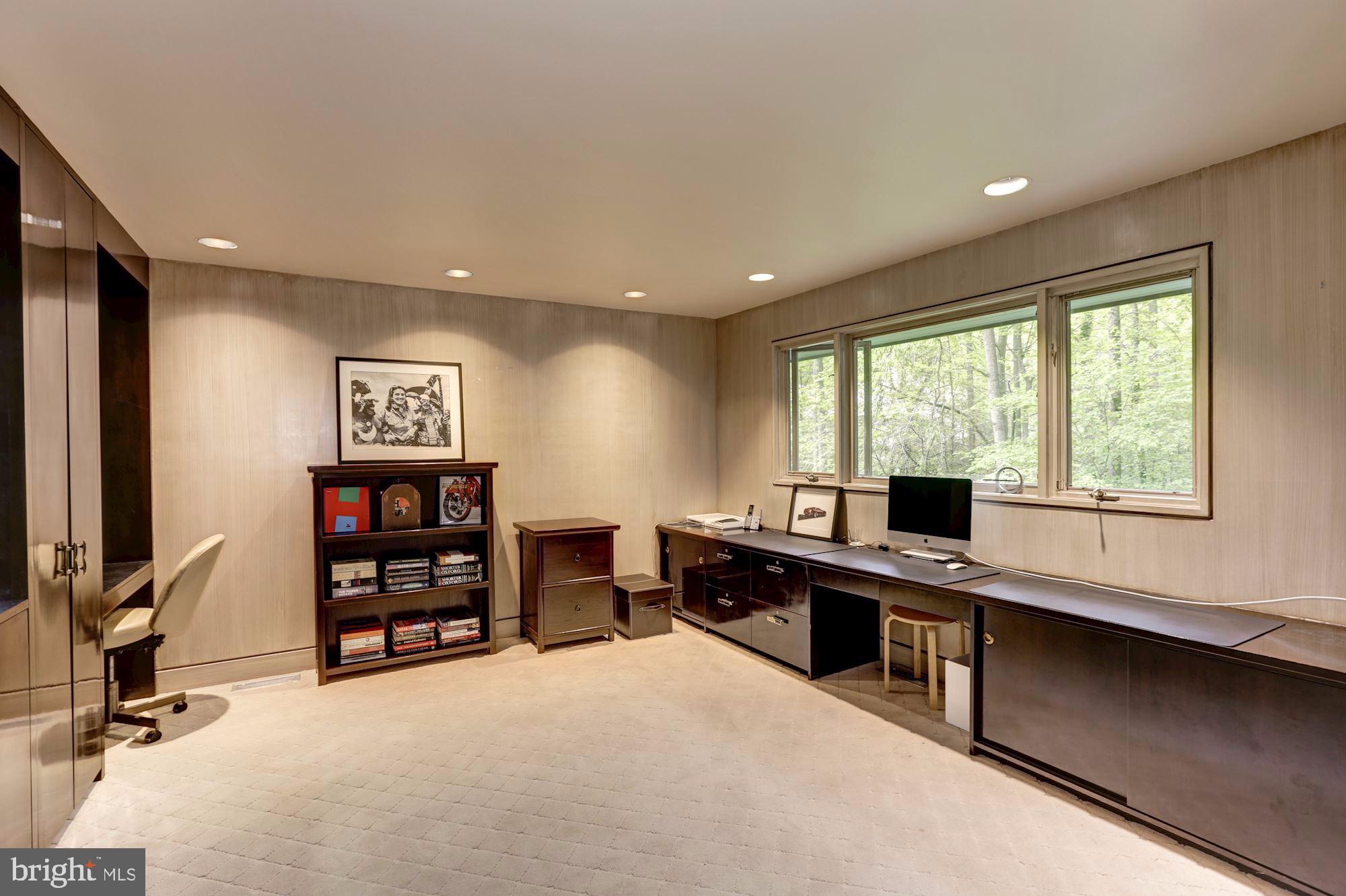 BETHESDA OUTSIDE - Residential