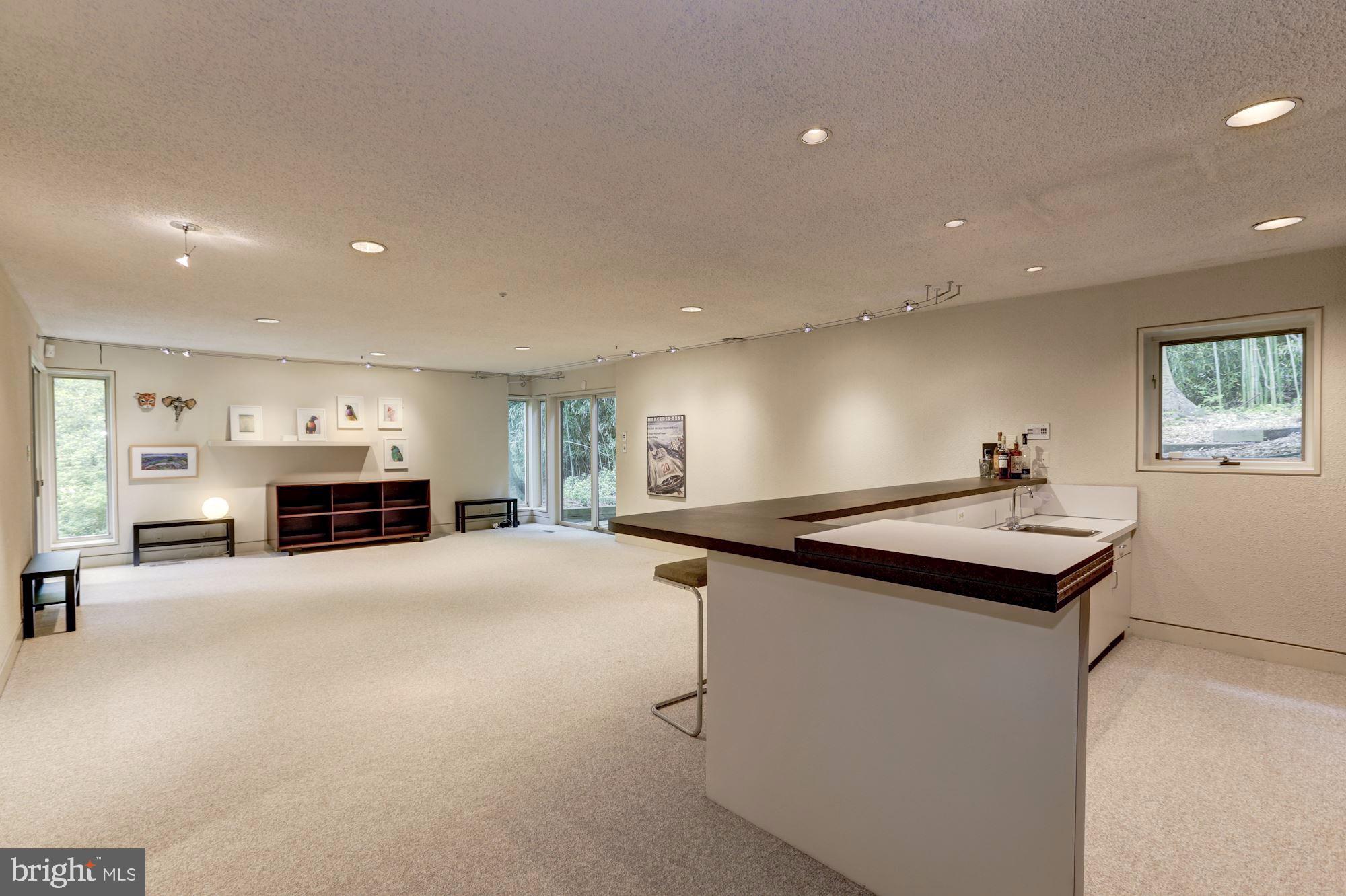 BETHESDA OUTSIDE - Residential