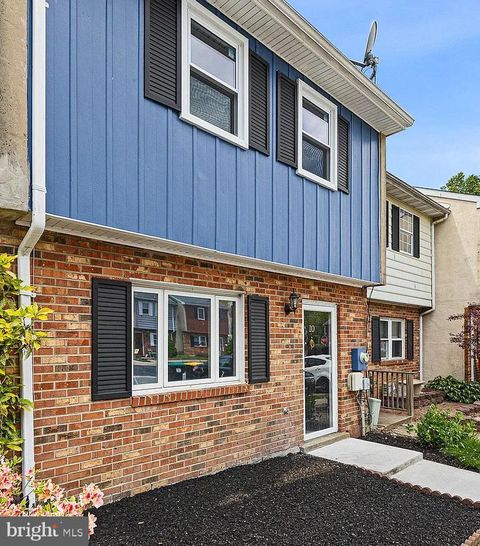 Townhouse For Rent - 10 James Court<br/> New Castle County, NEWARK, DE 19702