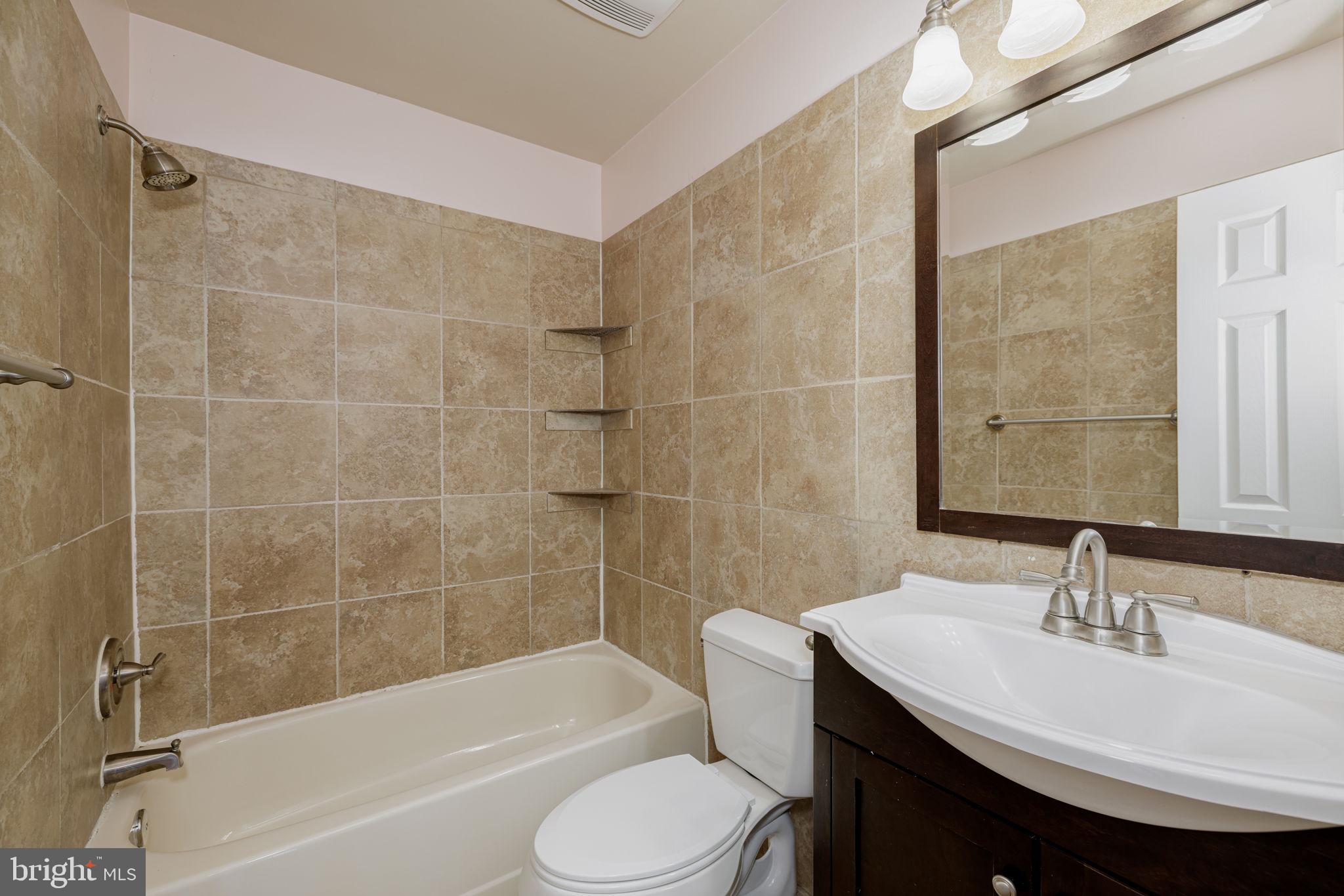 AFTON GLEN - Residential Lease