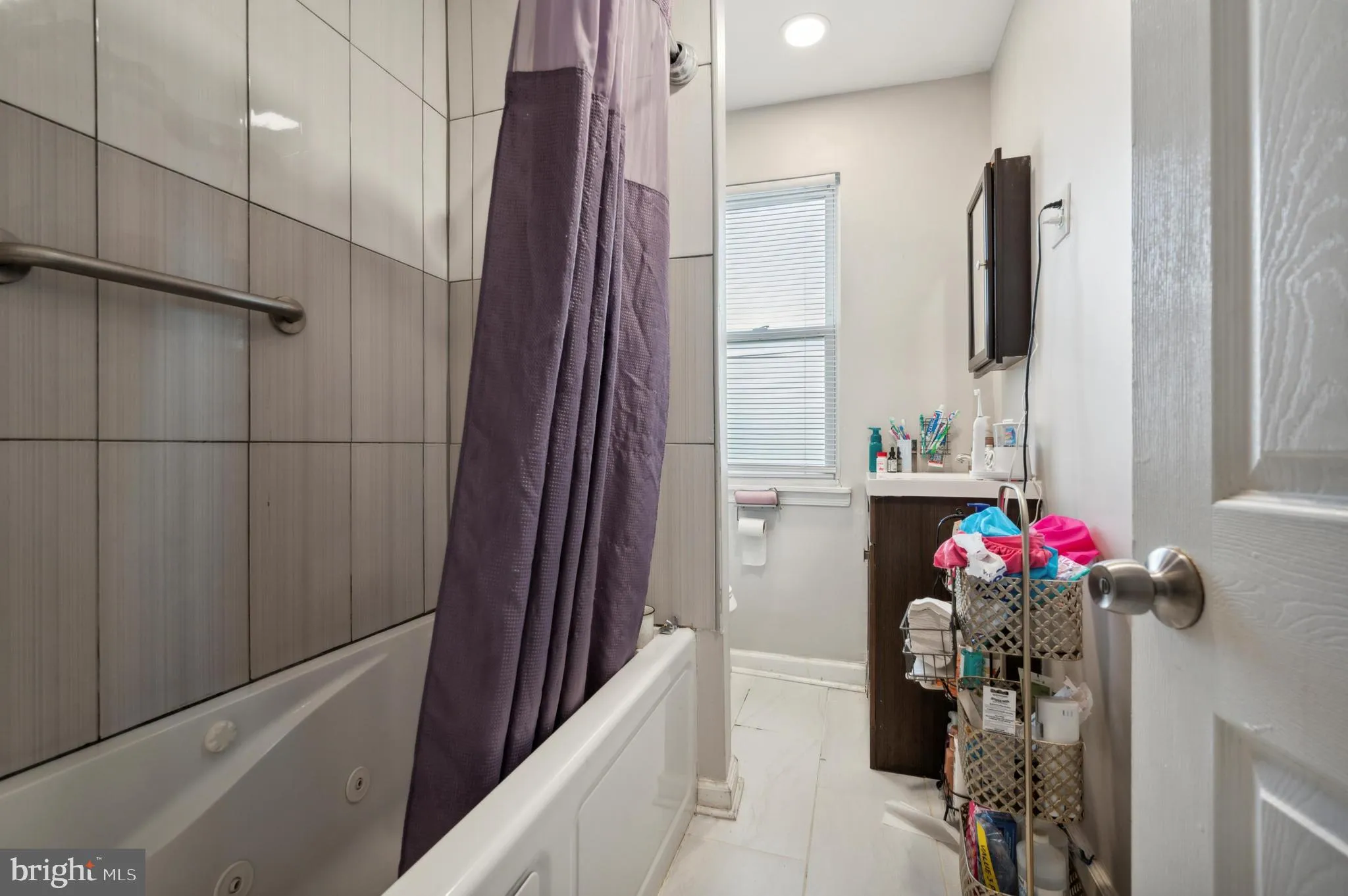 Philadelphia, Pennsylvania 19119, United States, 3 Bedrooms Bedrooms, ,2 BathroomsBathrooms,Residential,Pending,47018