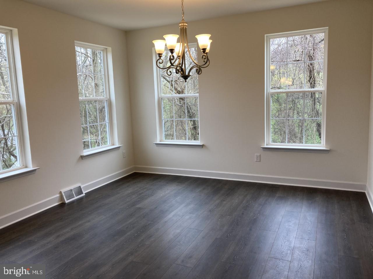 HAMPSTEAD - Residential