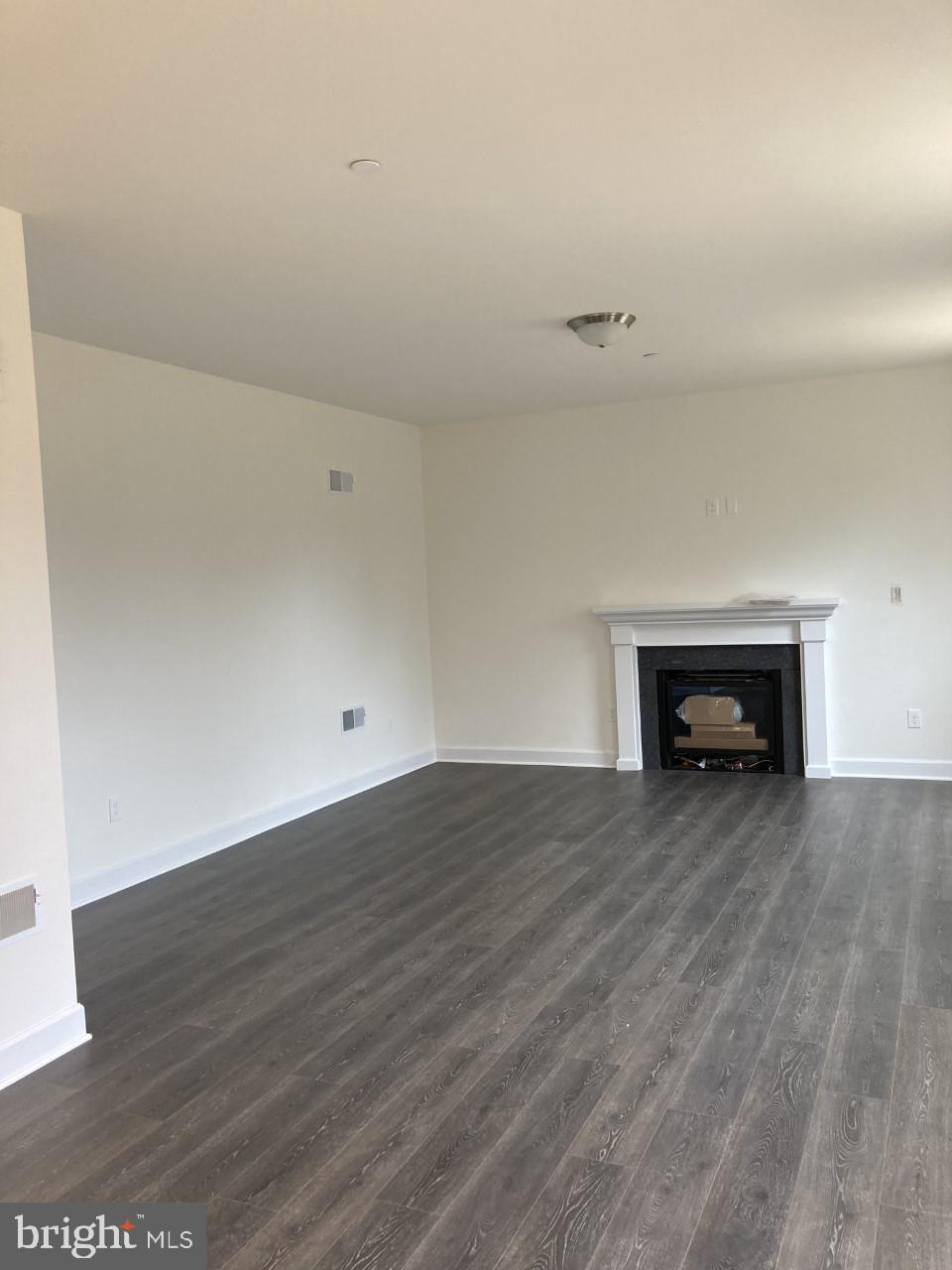 HAMPSTEAD - Residential