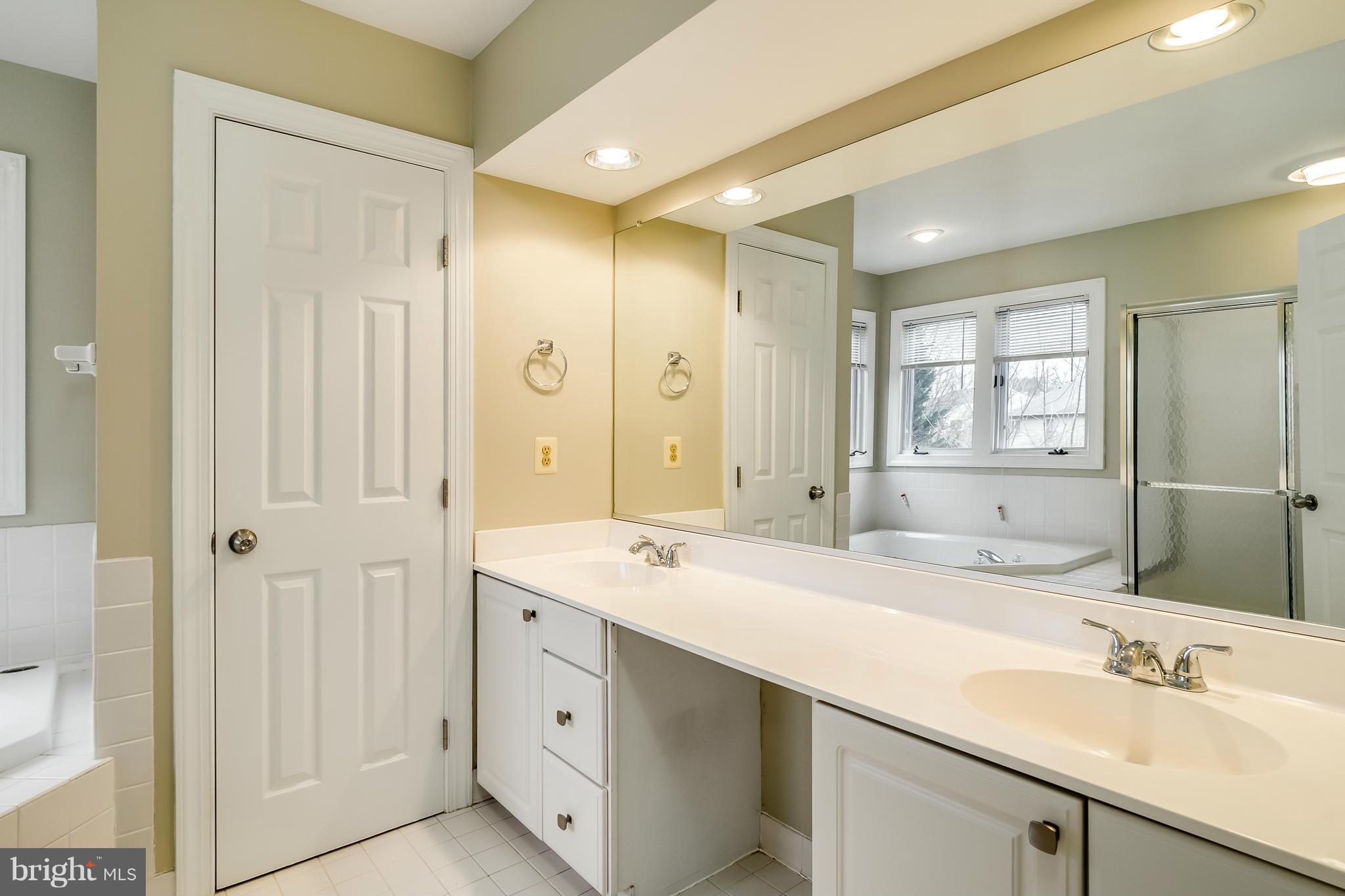 POTOMAC LAKES - Residential