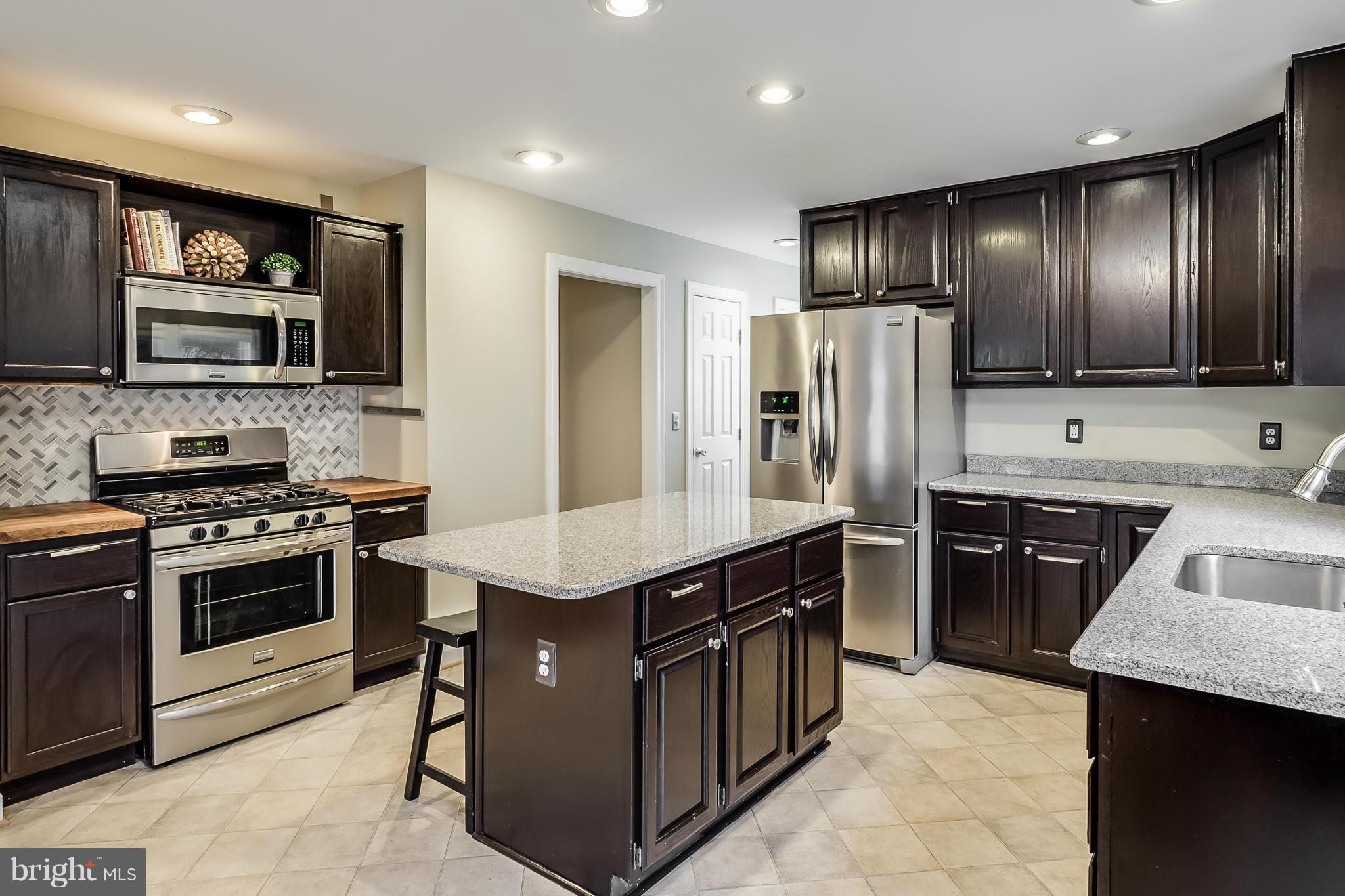 POTOMAC LAKES - Residential