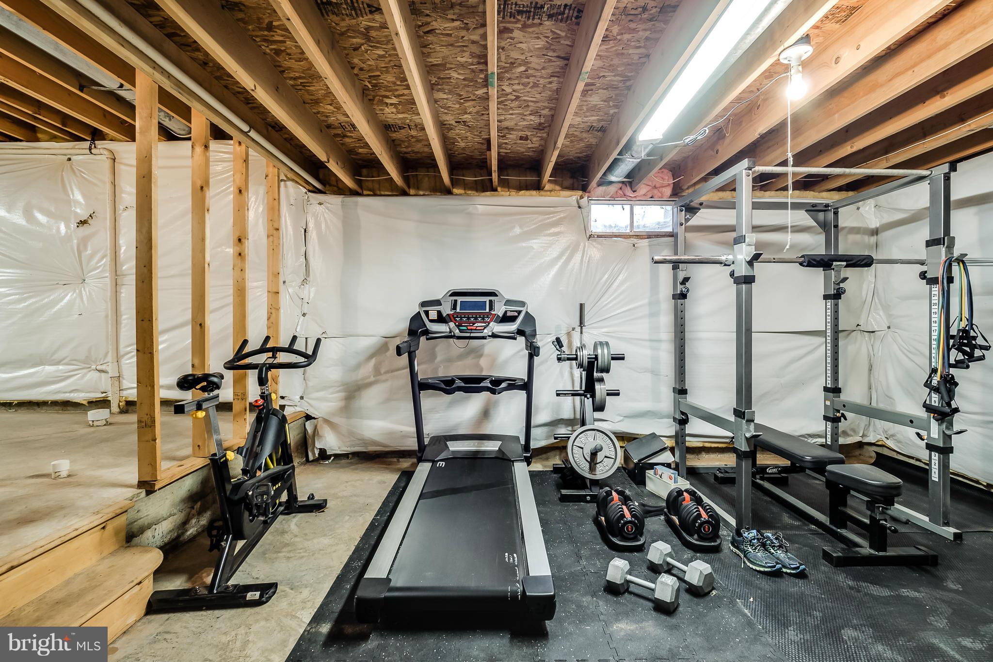 POTOMAC LAKES - Residential