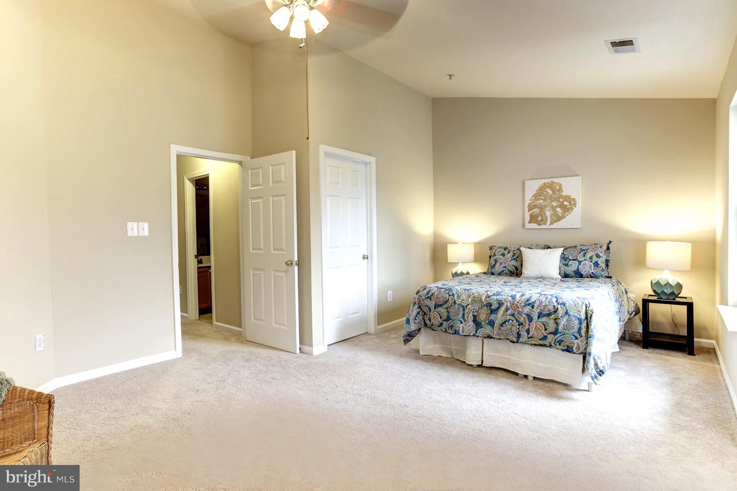 RIVER OAKS - Residential