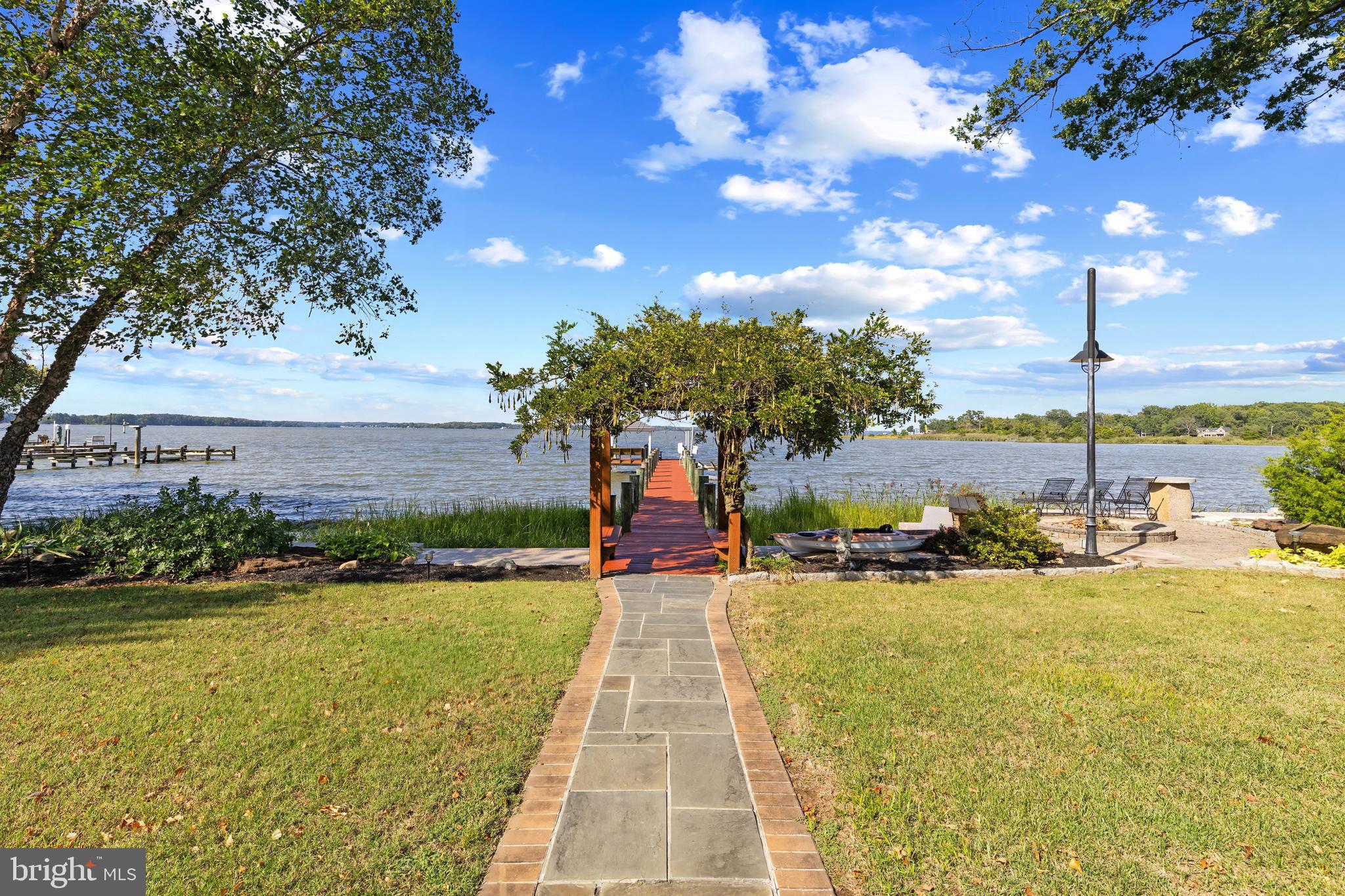 SHADY SIDE - Residential