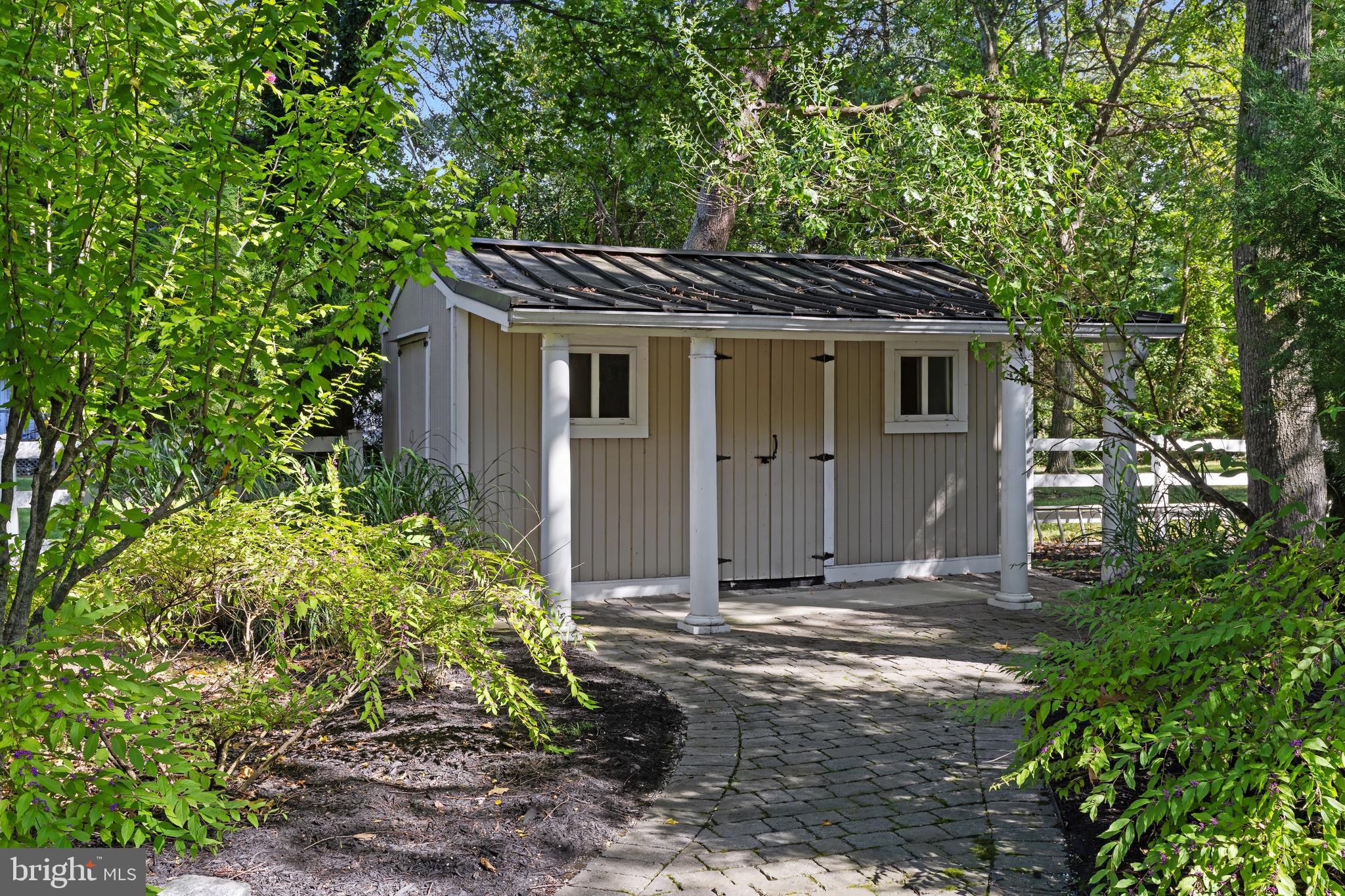 SHADY SIDE - Residential