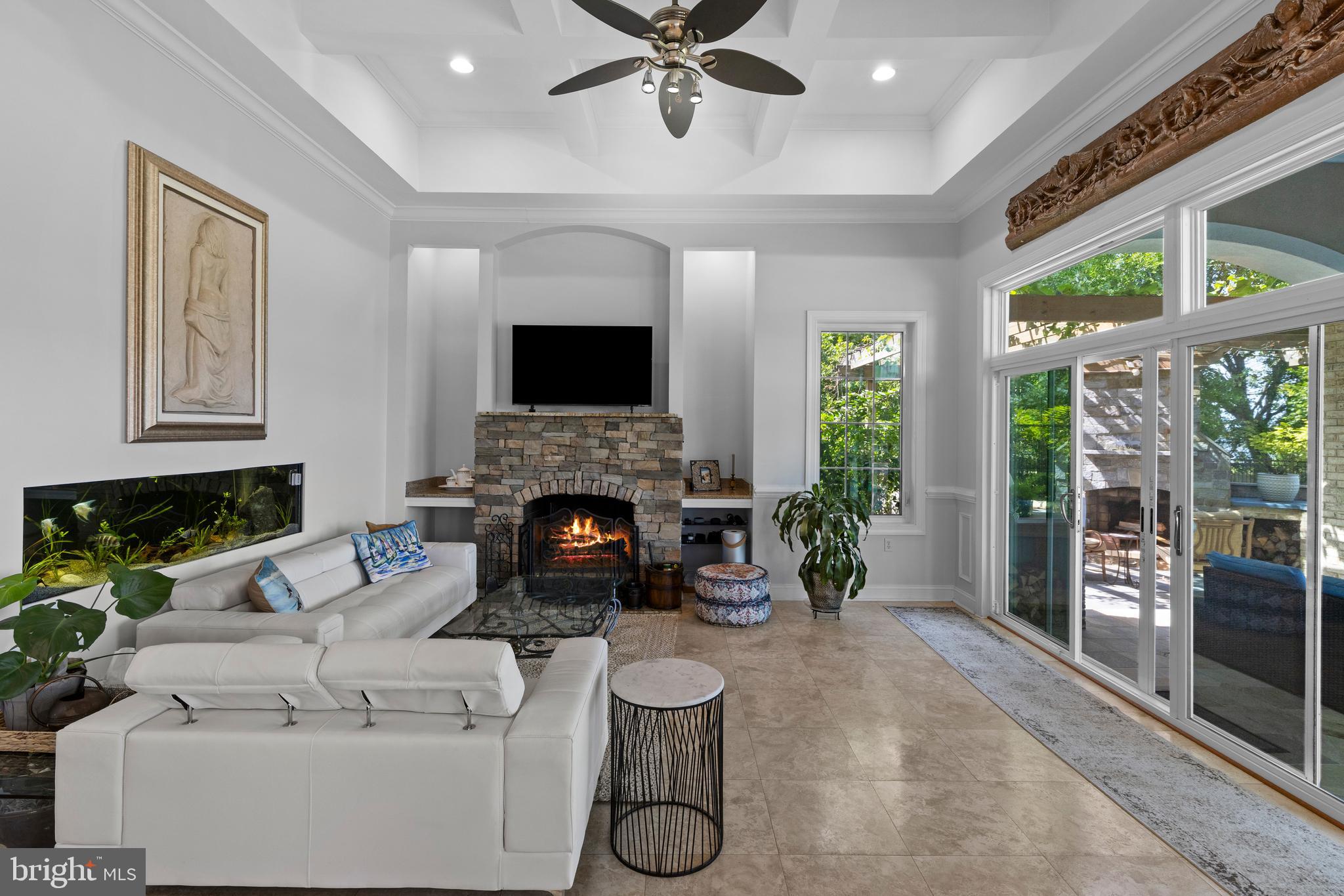 SHADY SIDE - Residential