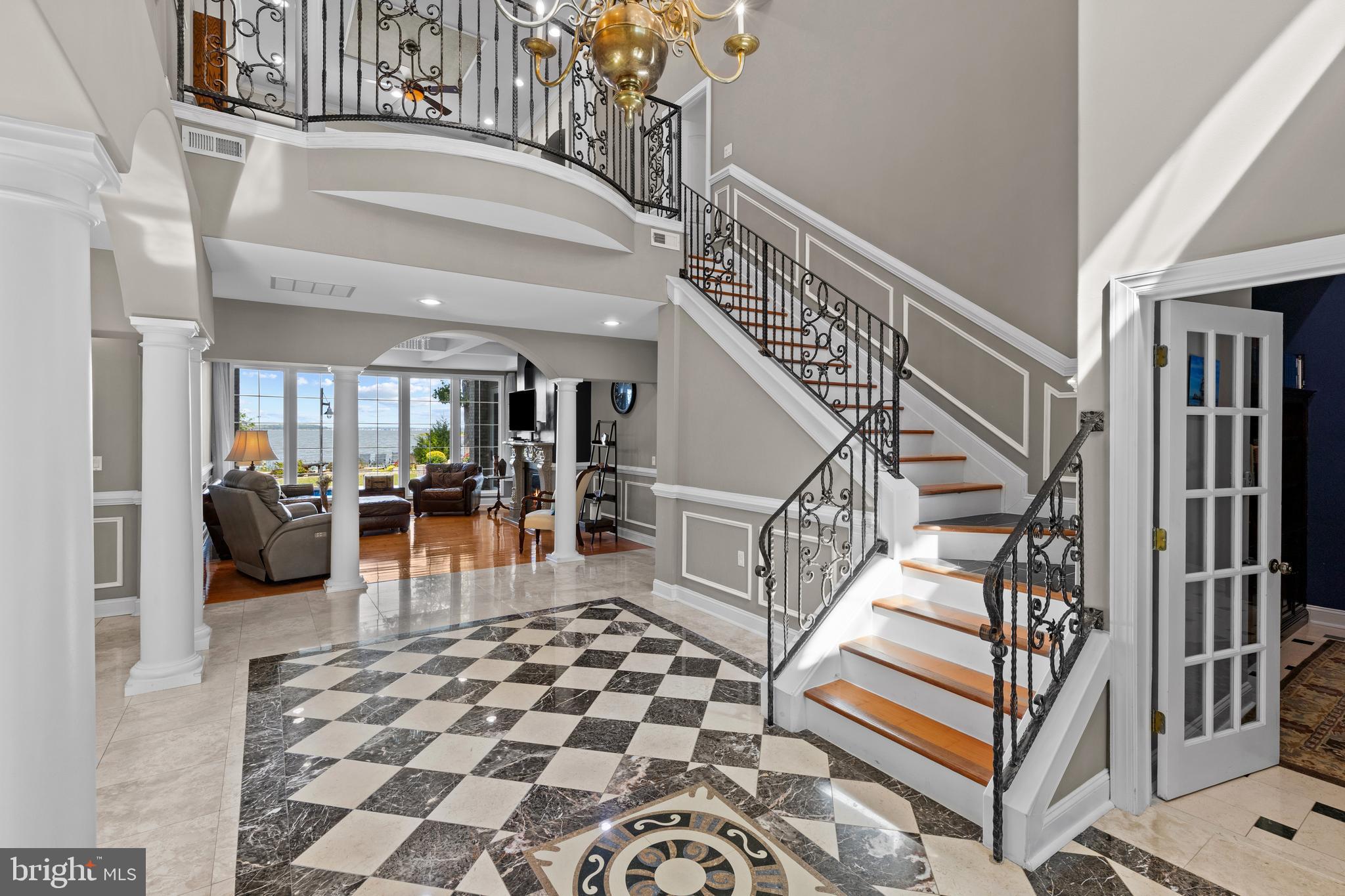 SHADY SIDE - Residential