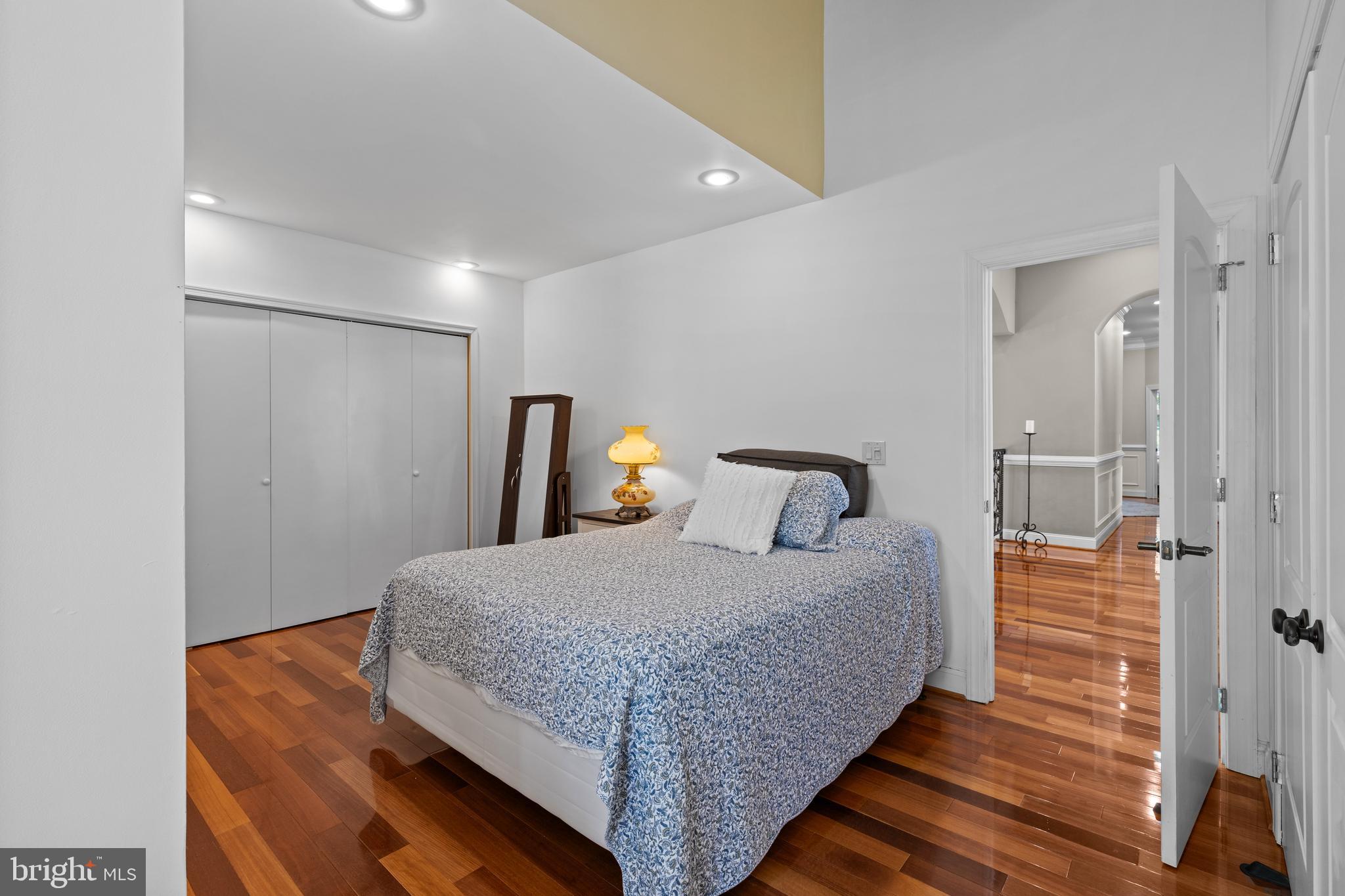 SHADY SIDE - Residential