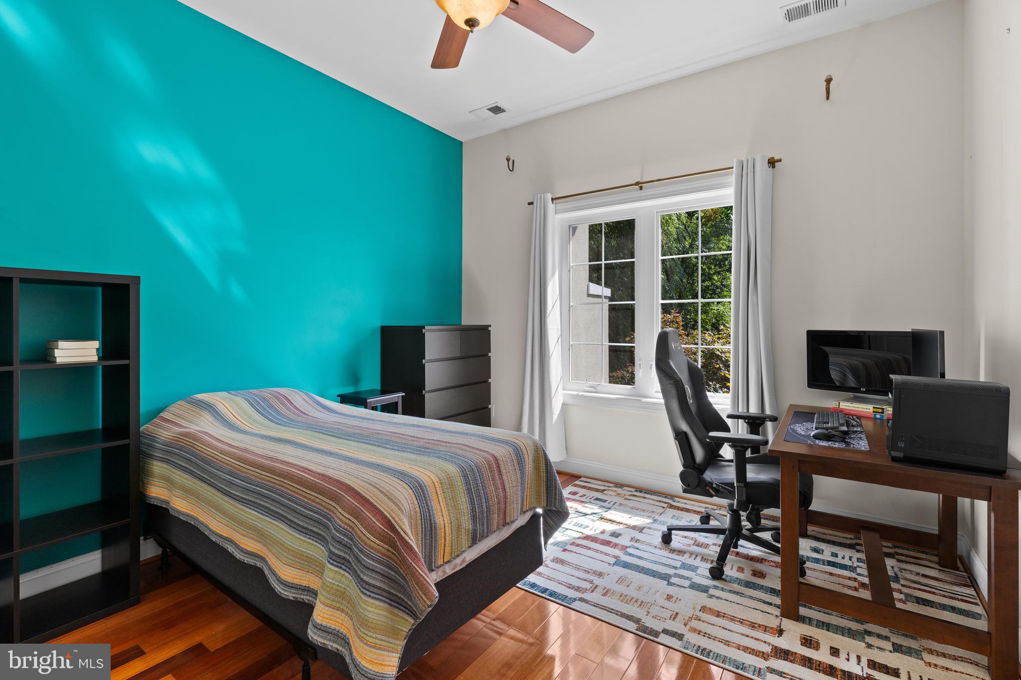 SHADY SIDE - Residential