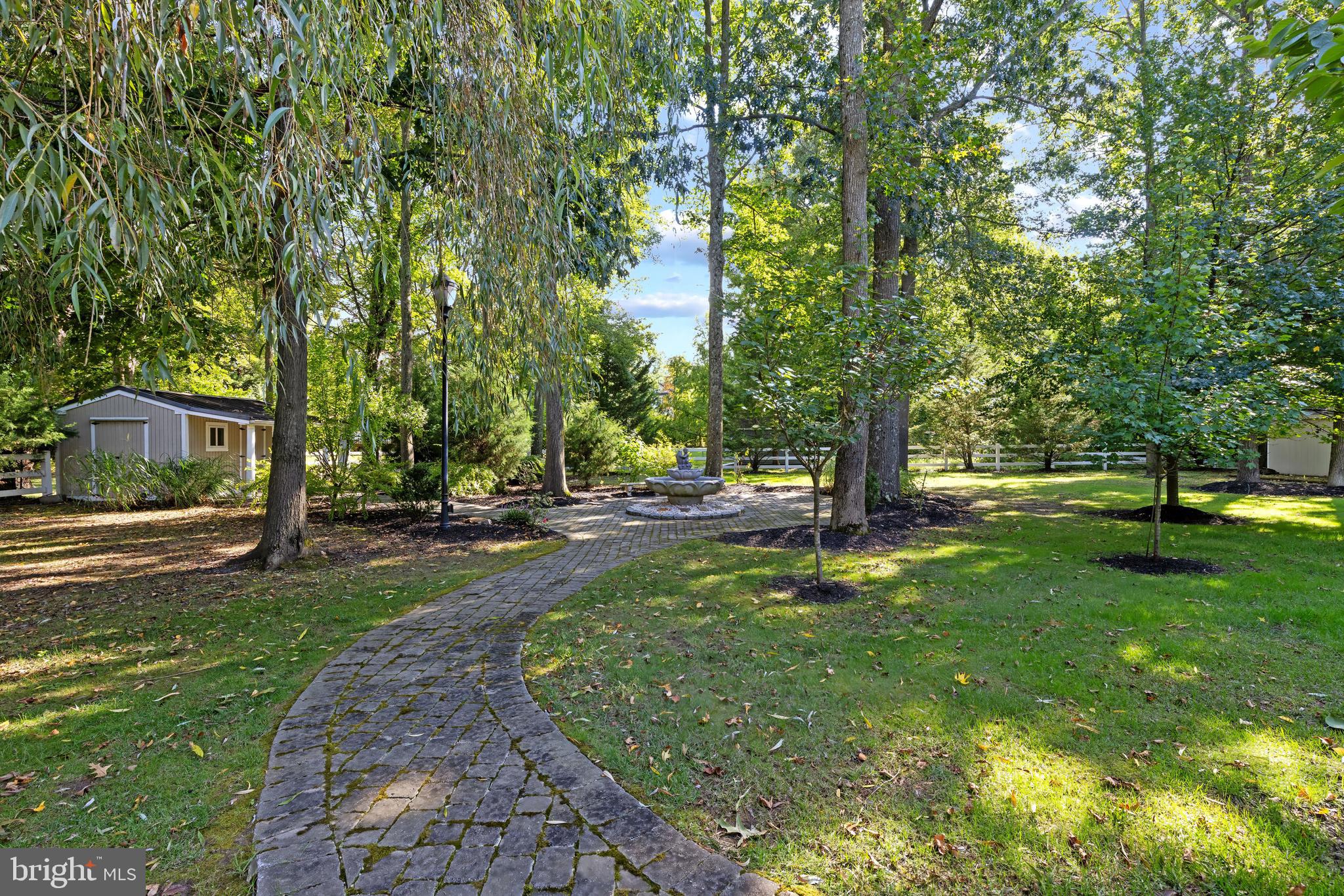 SHADY SIDE - Residential