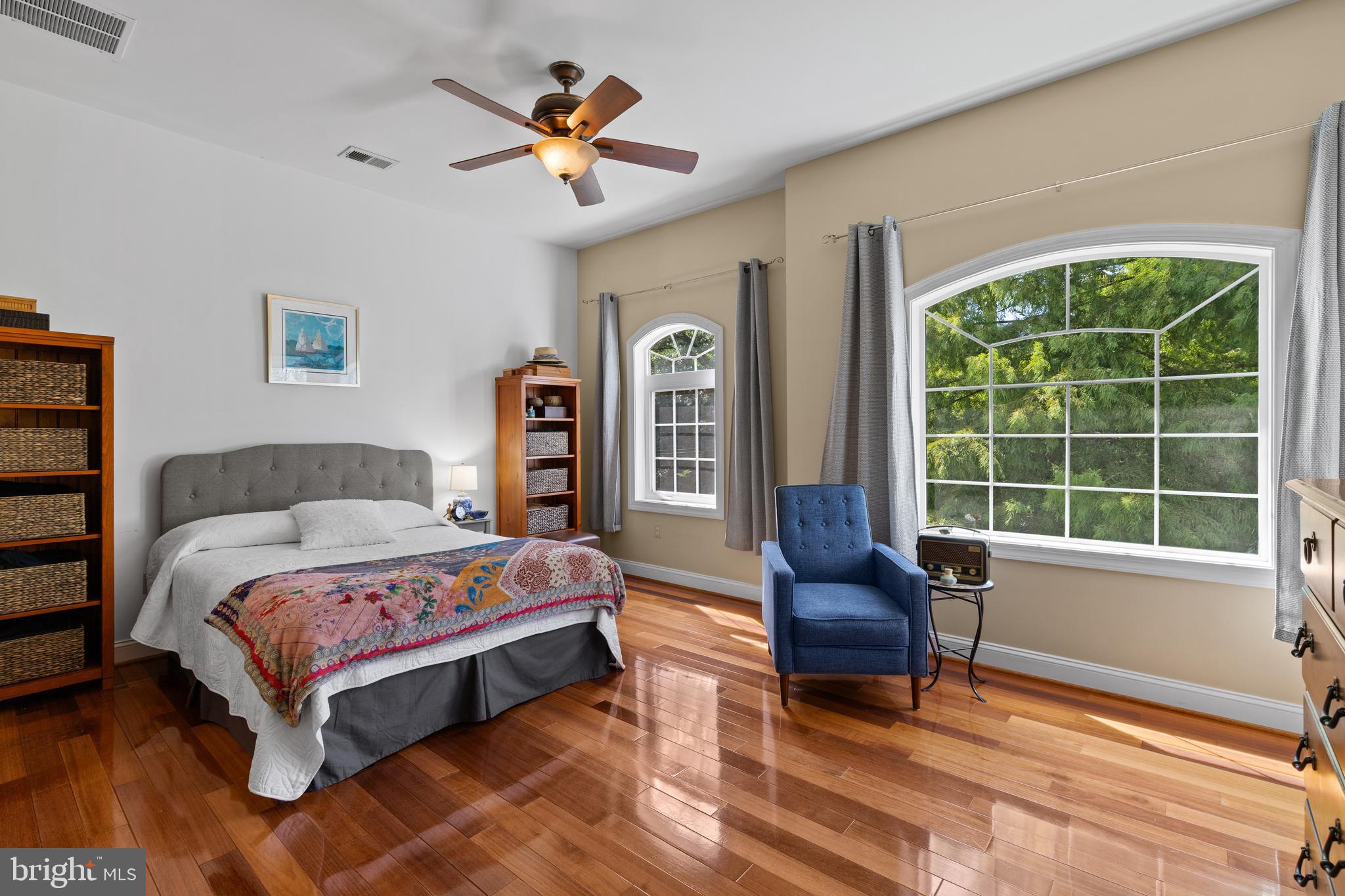 SHADY SIDE - Residential