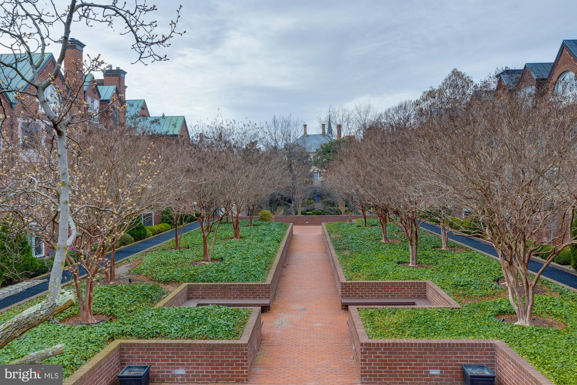 TORPEDO FACTORY - Residential Lease