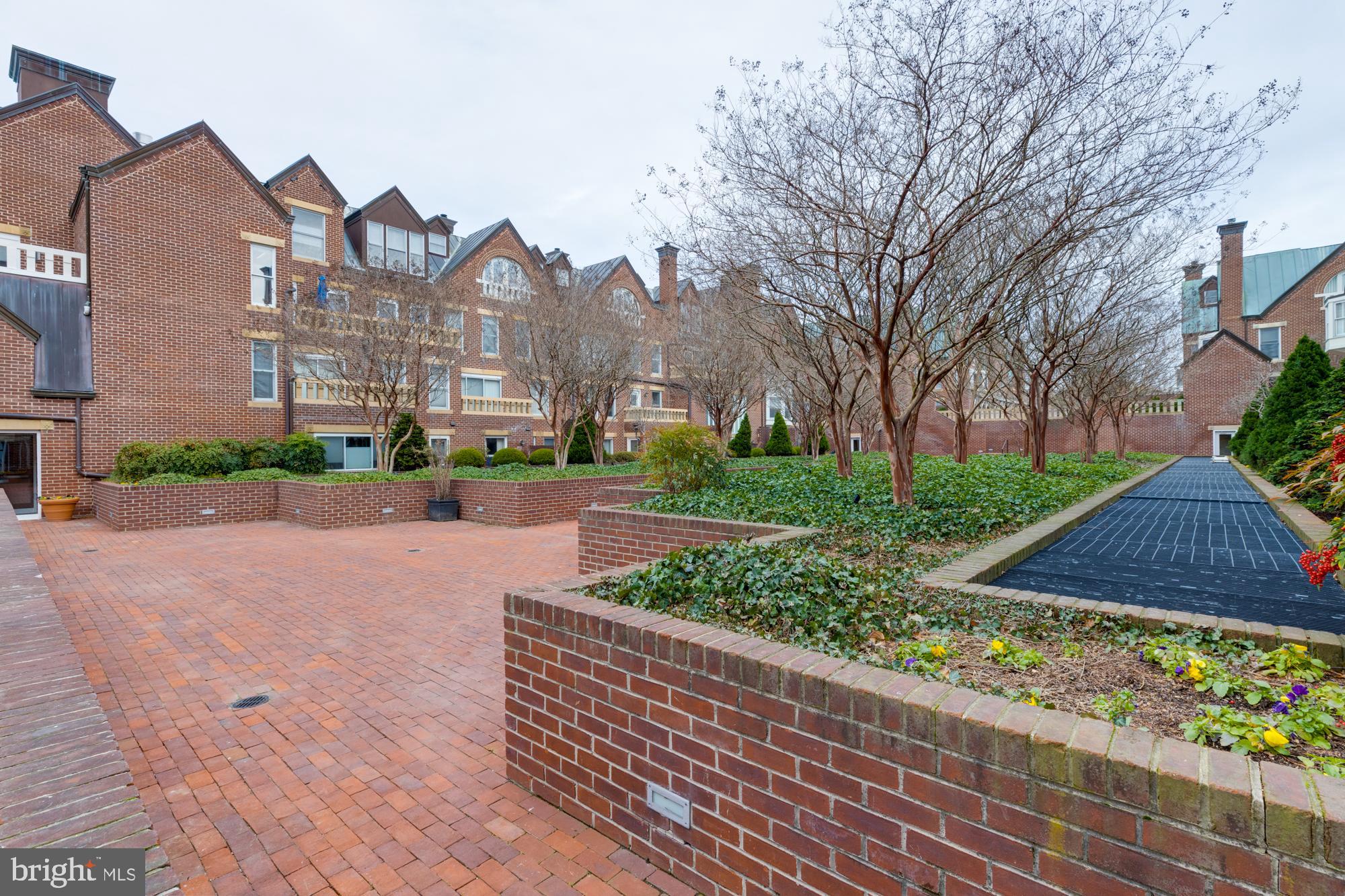 TORPEDO FACTORY - Residential Lease